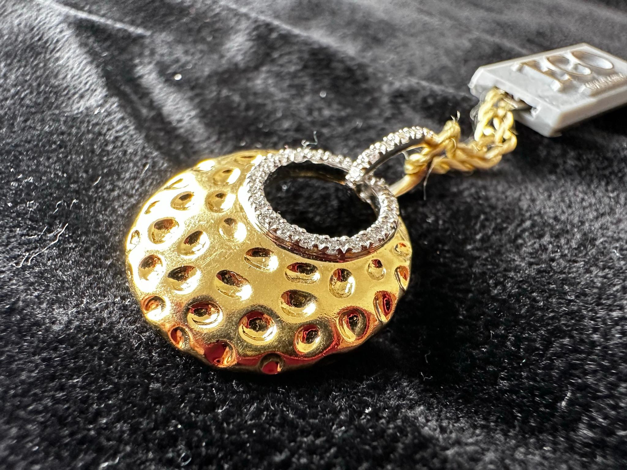 Hand-Made 18kt Gold Pendant with Diamonds For Sale 1