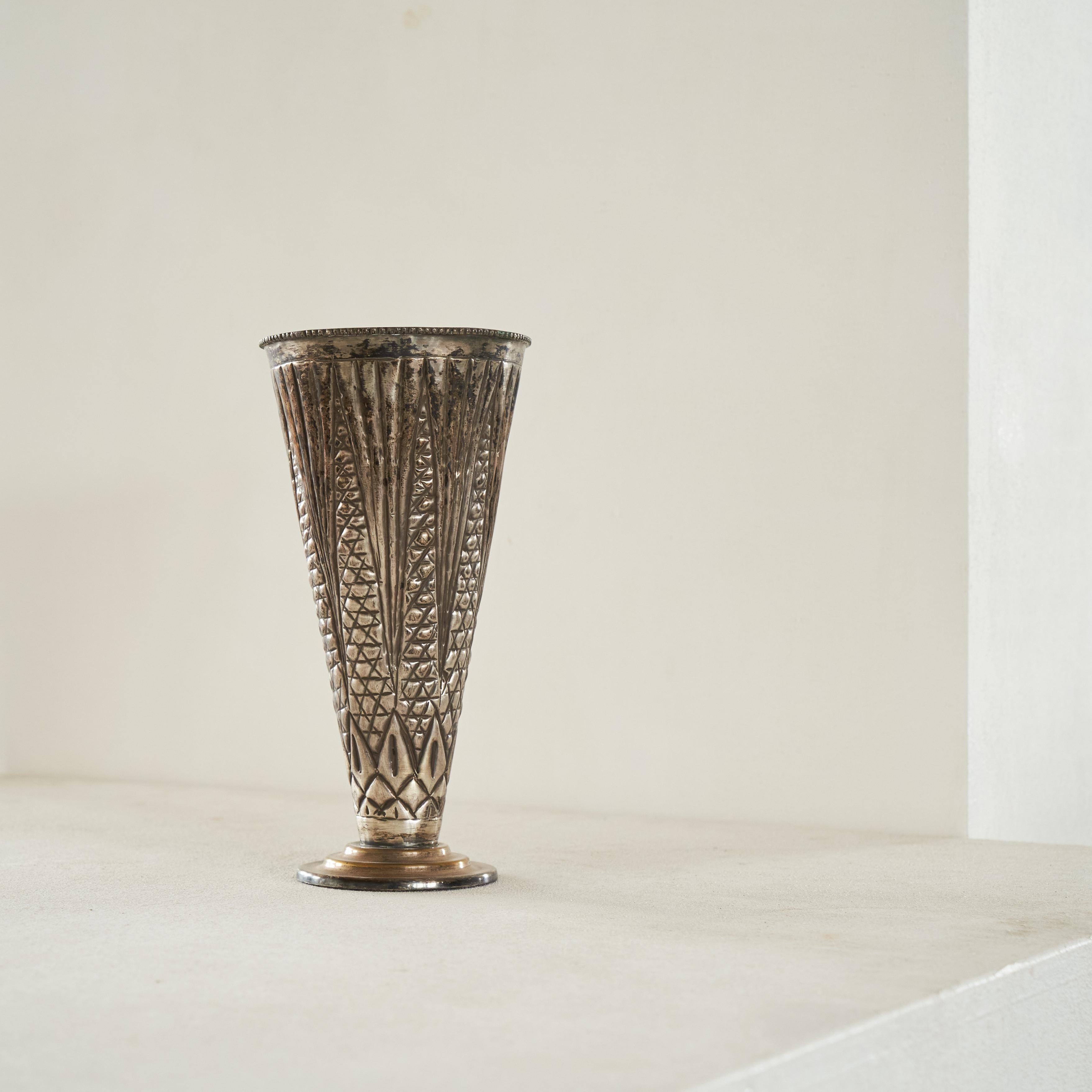 Hand-Crafted Hand Made Art Deco Vase in Patinated Silver Plate 1930s For Sale