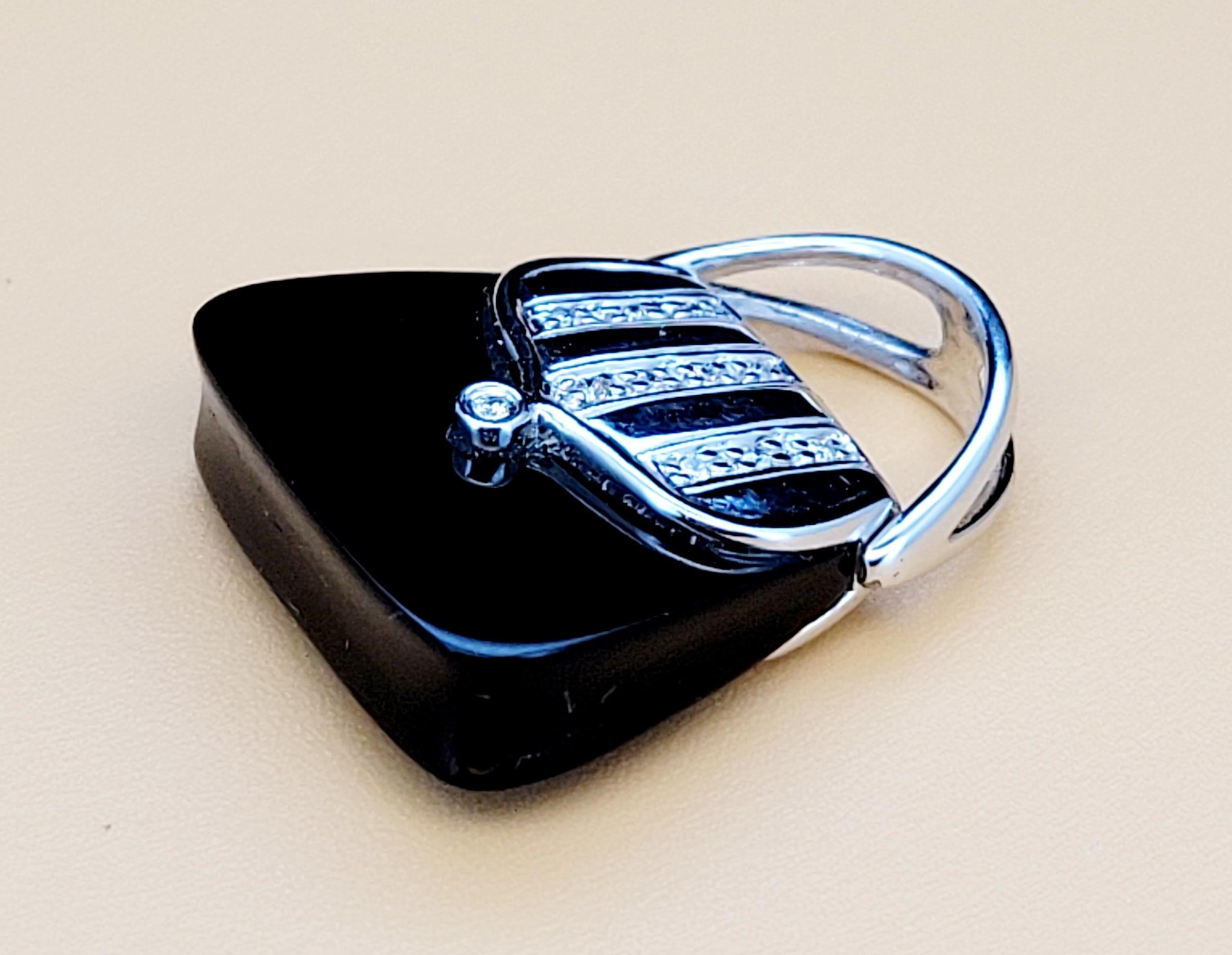 Hand-Made Bag Pendant in 14K White Gold with Diamonds In New Condition For Sale In New York, NY