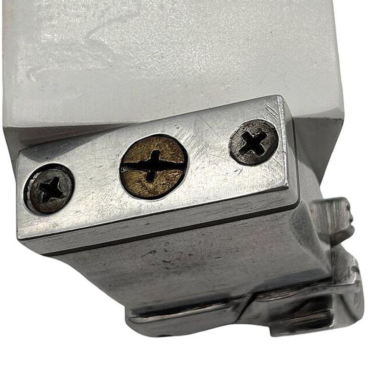 Hand Made Bespoke Silver Art Deco Sphinx Lift Arm Feuerzeug w / Geometrische Inlay im Angebot 2
