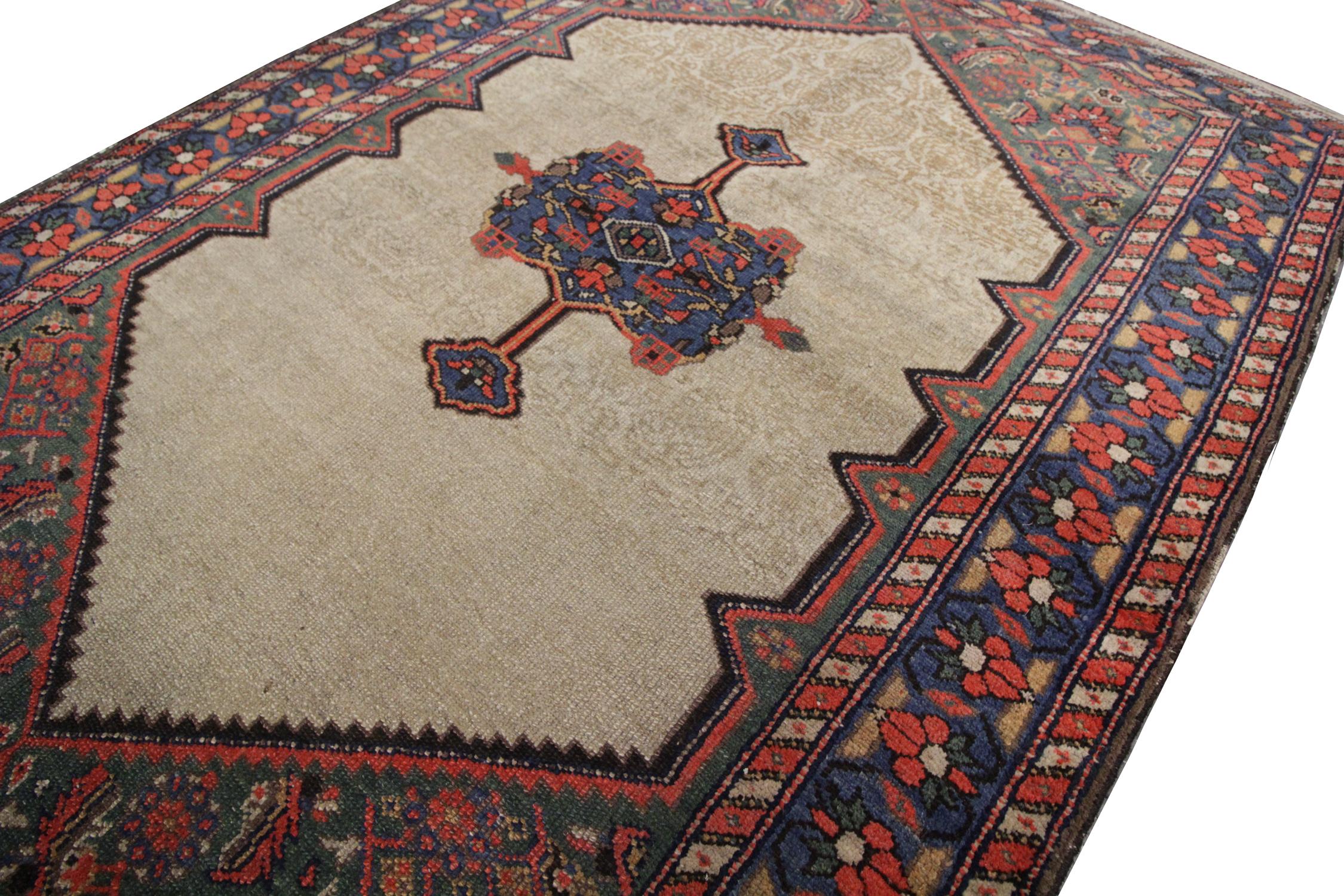 Handgefertigter Teppich Antiker Kaukasischer Teppich:: Beige Wolle Orientalischer Wohnzimmerteppich (Rustikal) im Angebot