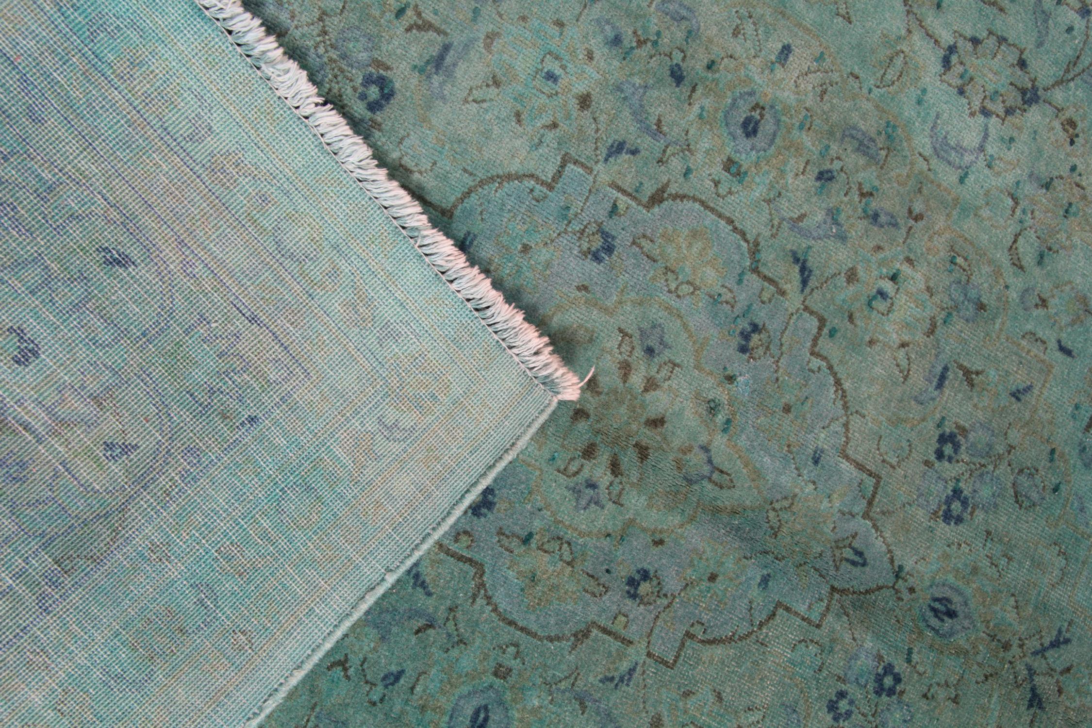 Tissé à la main Tapis artisanal, tapis oriental teint à la main, tapis bleus vintage en vente en vente