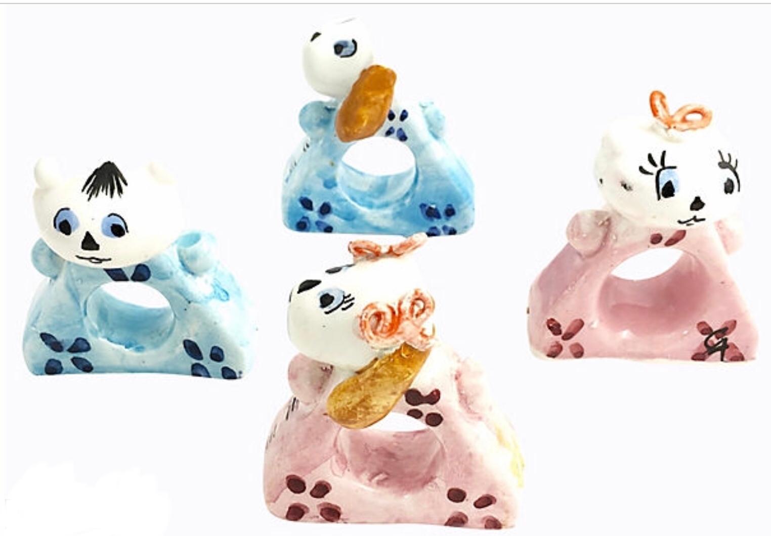Adorabili portatovaglioli per cani e gatti fatti a mano. Firmato dall'artista CA.