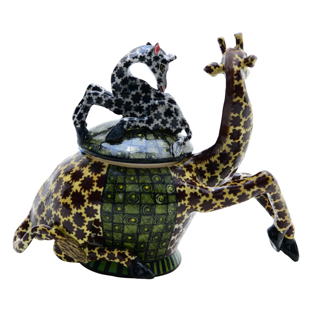 Hand made ceramic Giraffe Box made in South Africa In New Condition In North Miami, FL