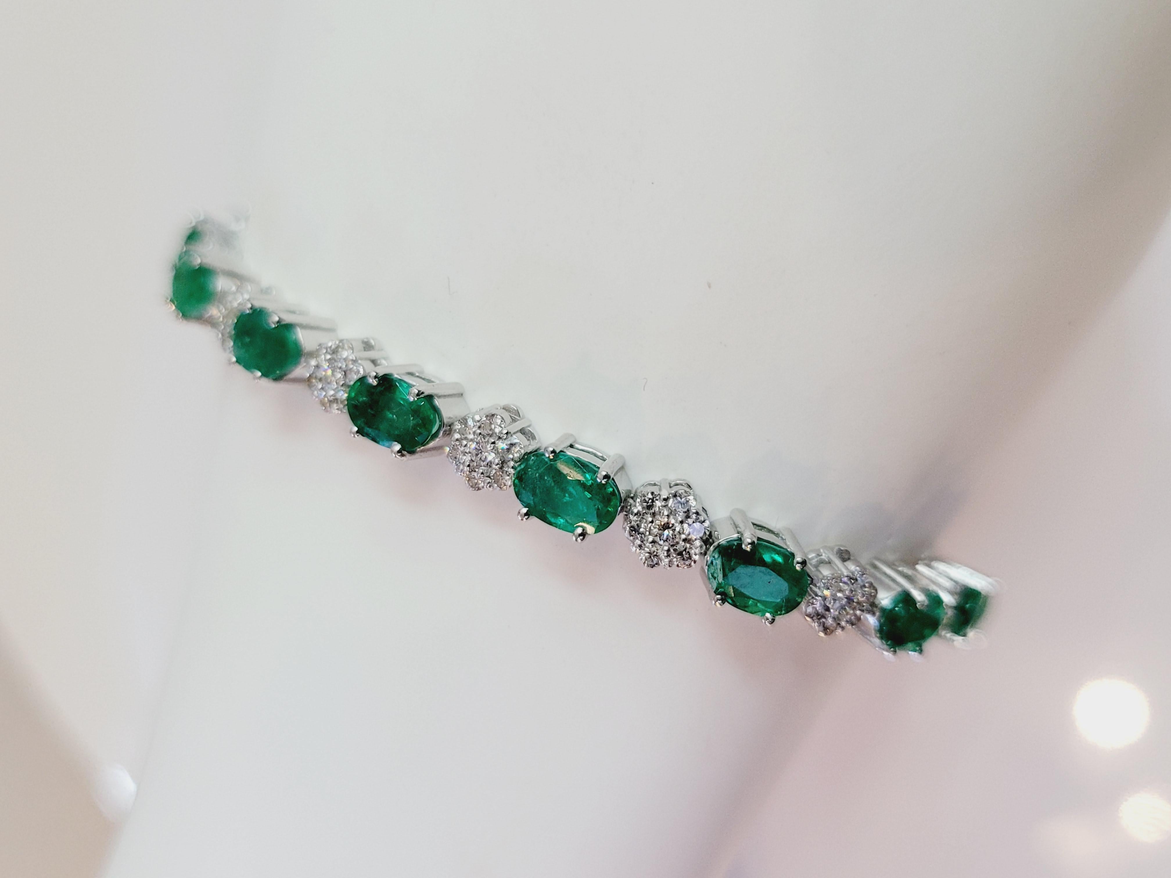 Hand Made Colombian Emerald
14K White Gold
Gender Women
Condition New
Emerald 18.20ct
Diamond 3.00ct 
Dia Clarity VS
Color Grade F
Bracelet length 7''
Retail Price $12.500