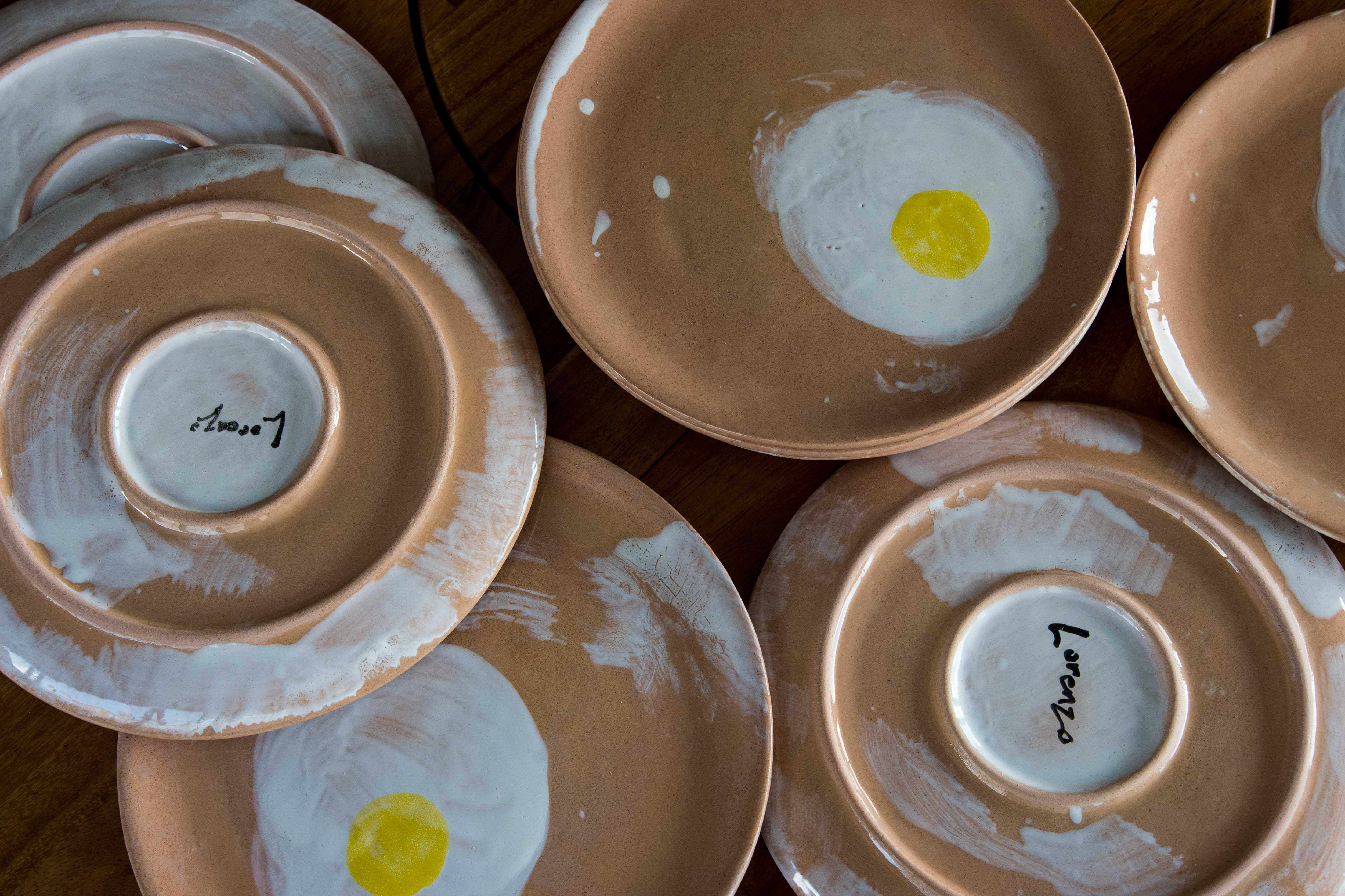 Hand-made Contemporary 8 Large Ceramic Egg Plates Majolica Serve-ware Platter  For Sale 2
