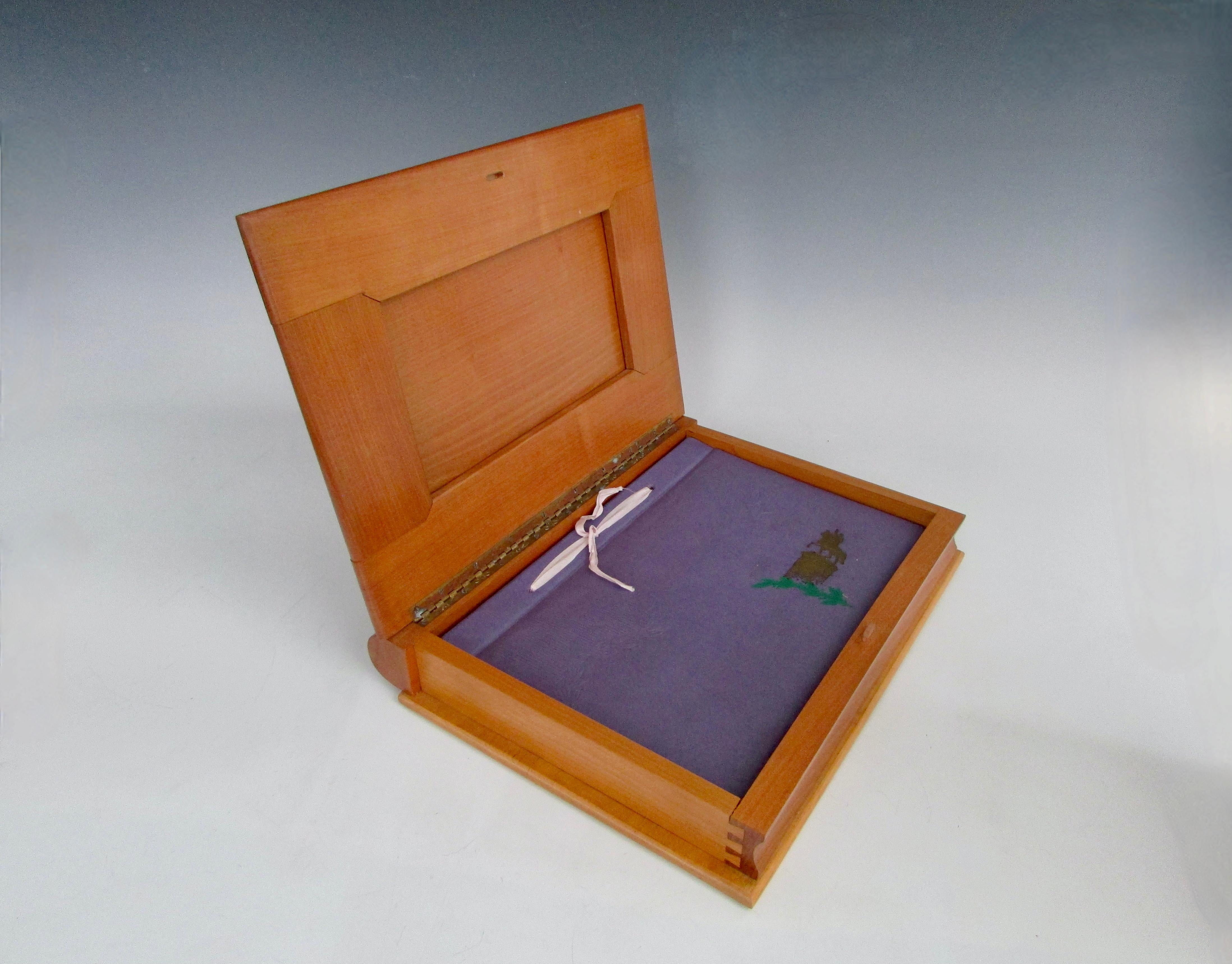 Hand Made Dovetailed Pyrography and Inlaid Lid Keepsake Box with Photo Album In Good Condition For Sale In Ferndale, MI