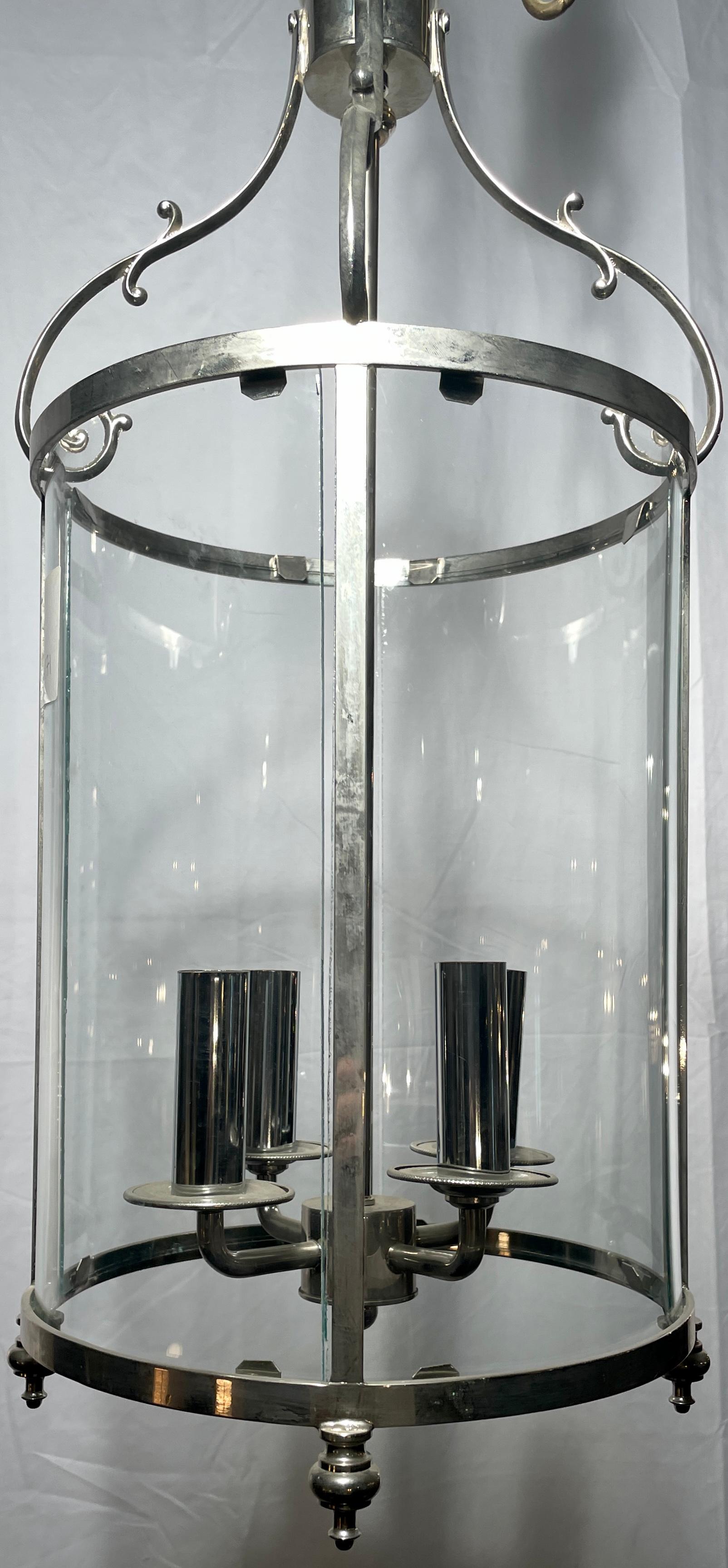 Handgefertigte englische Retro-Laterne aus poliertem Stahl mit 4 Leuchten (Poliert) im Angebot