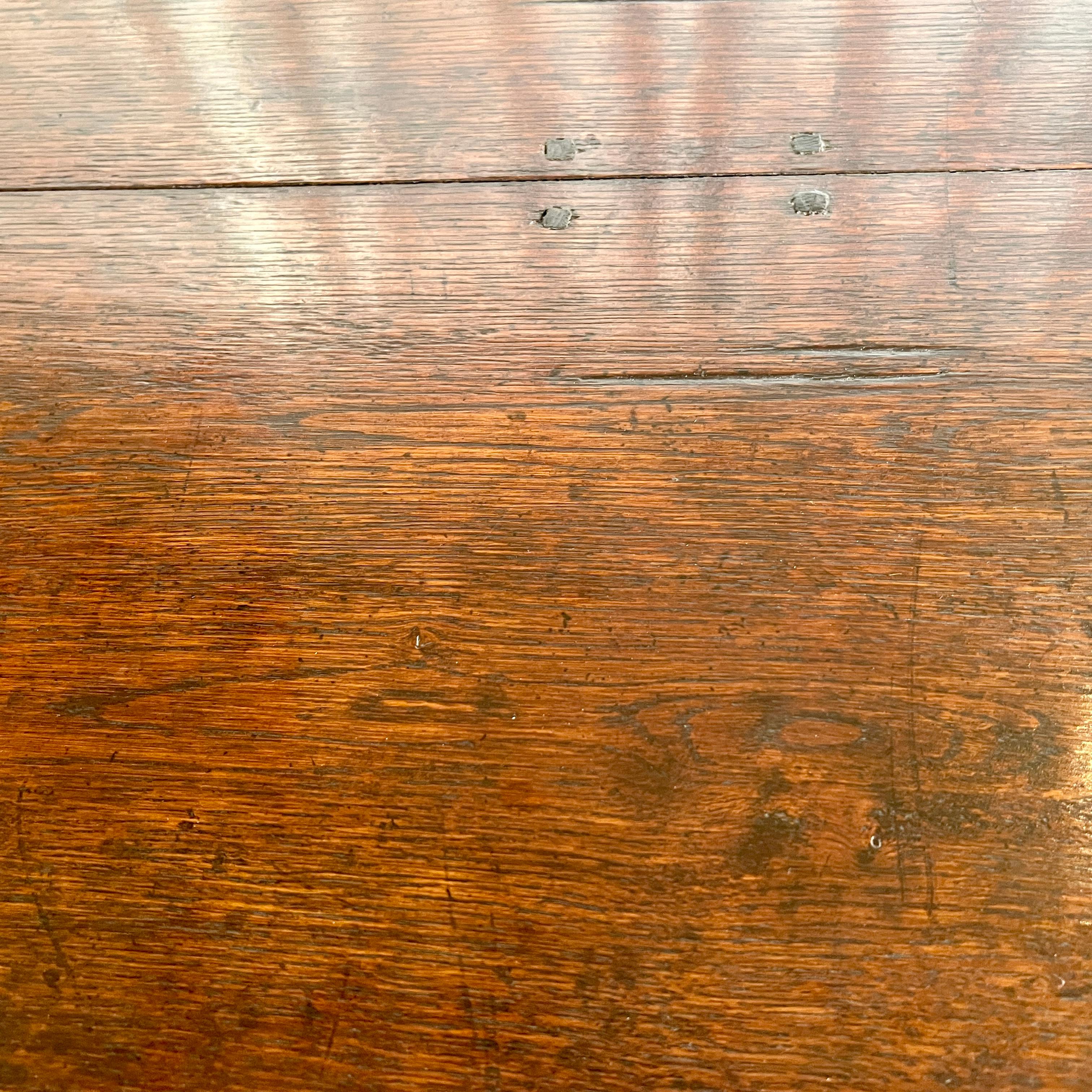Hand-Made English Solid Oak Draw-Leaf Dining Table For Sale 1