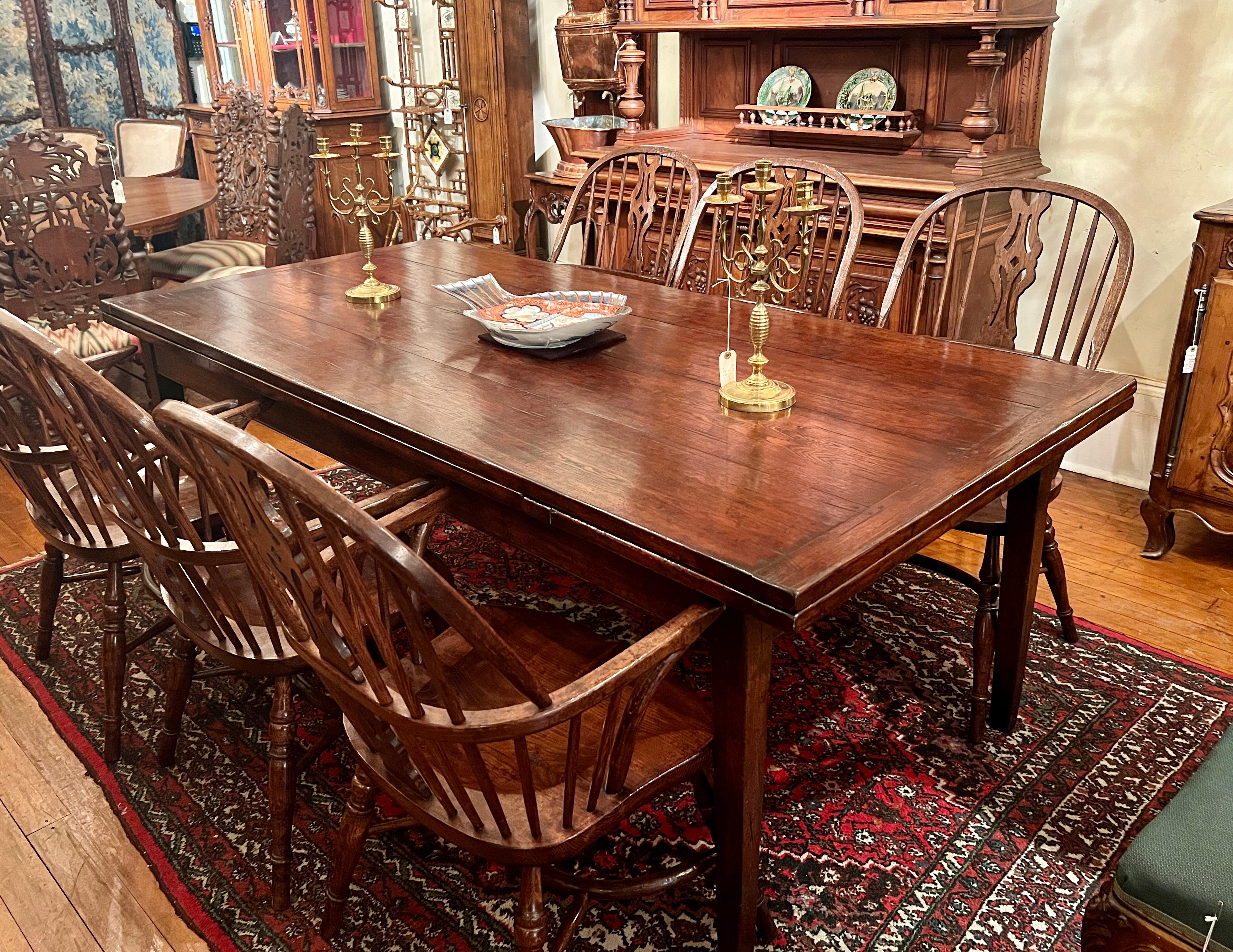 Hand-Made English Solid Oak Draw-Leaf Dining Table For Sale 3