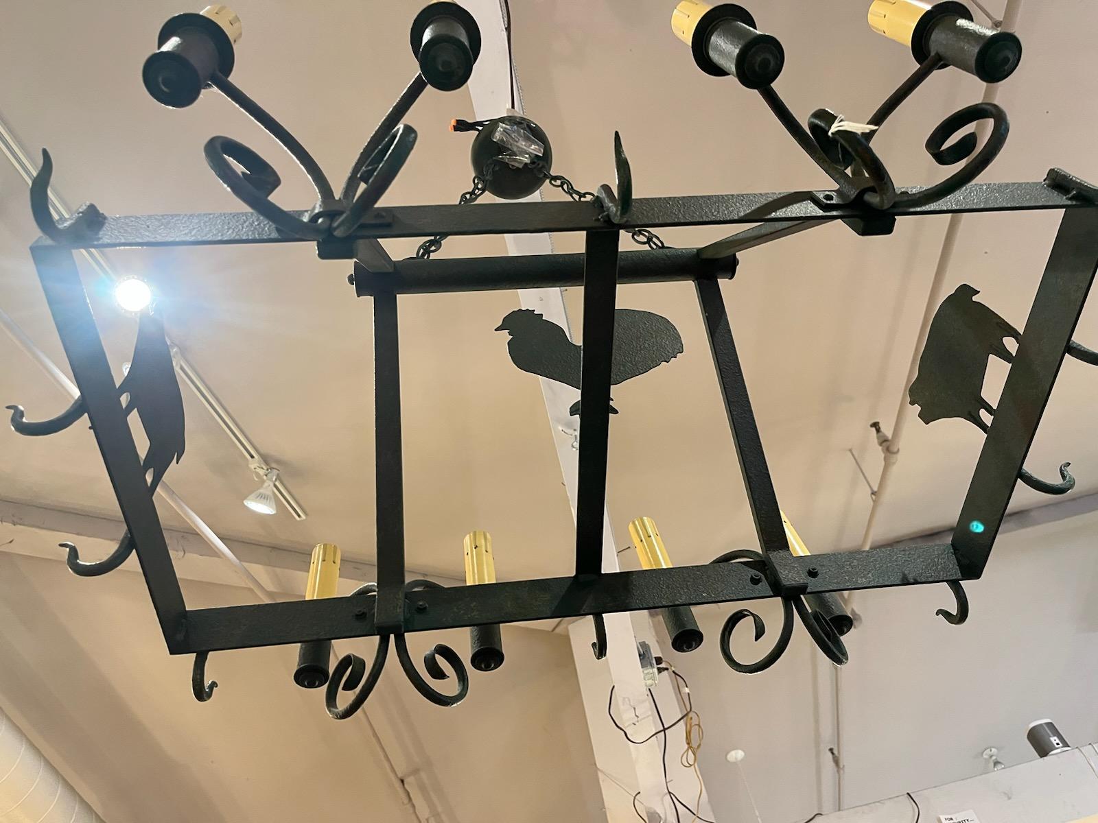 Américain Hand Made Chandelier d'art populaire avec suspensions de pots en fer en vente