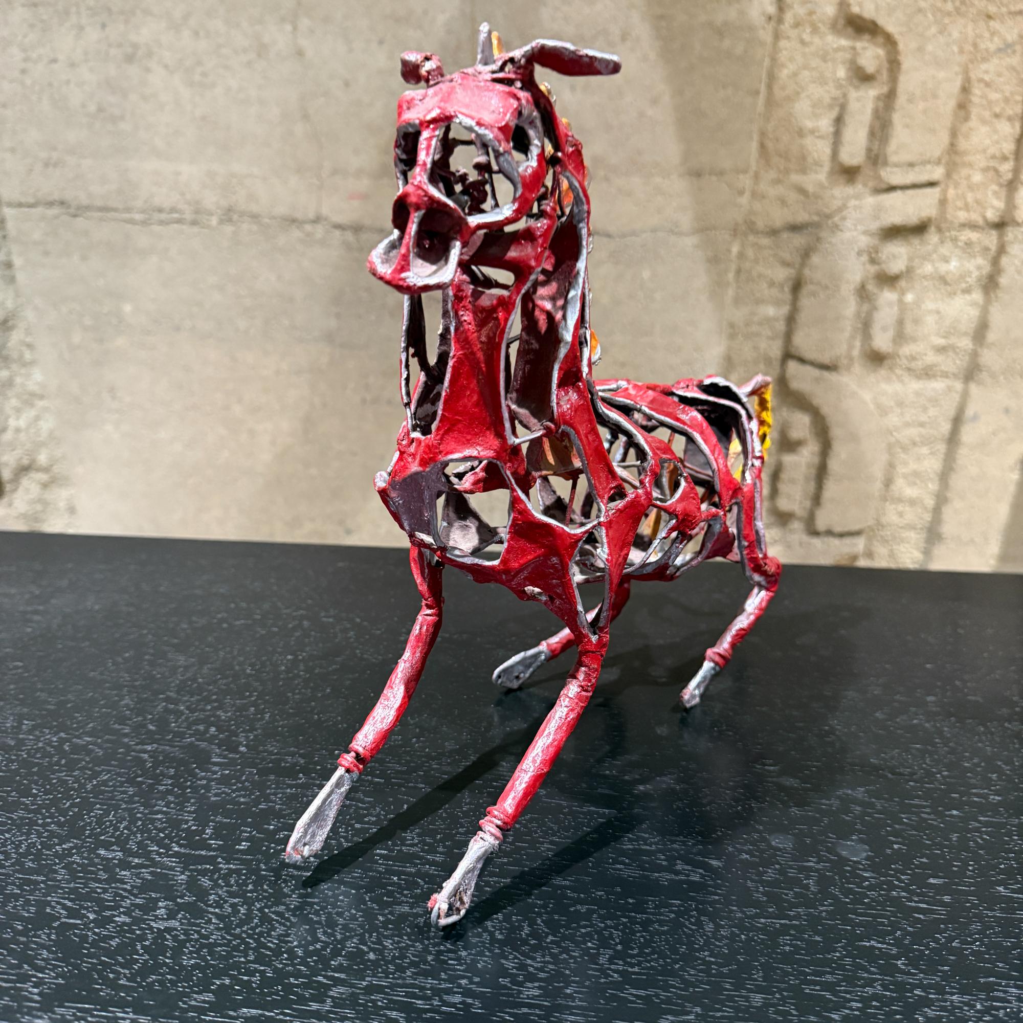 Postmoderne Hand Made Folk Art Sculpture Papel Mache Cheval Vintage Abstract en vente