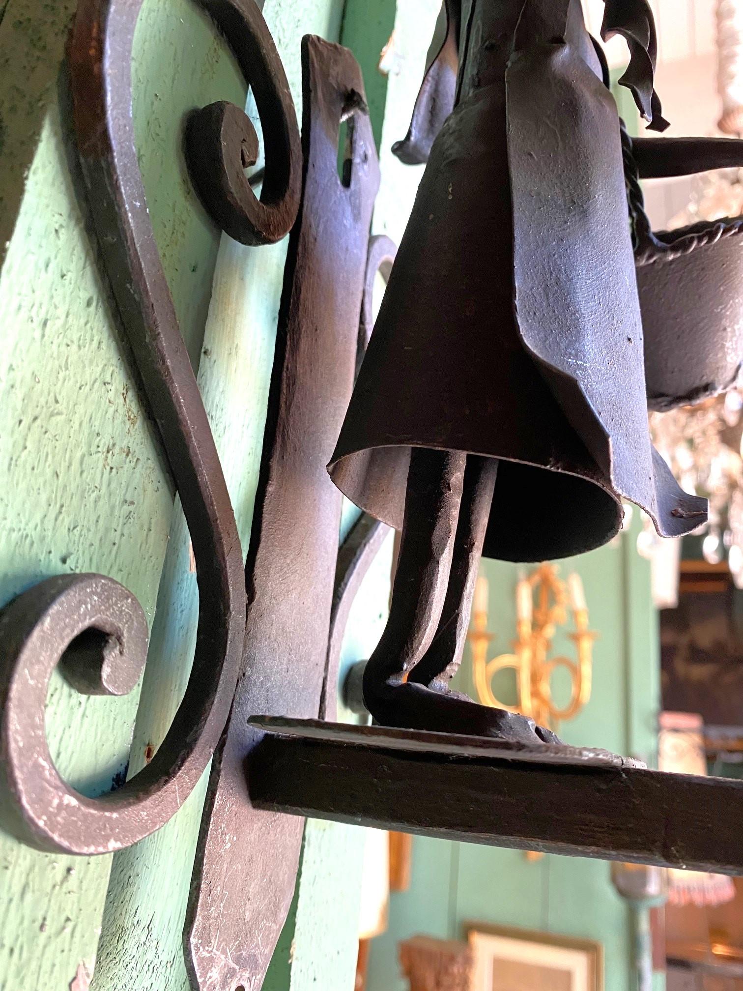 20ième siècle Hand Made Garden Rustic Farm Door Bell Antique Los Angeles CA Cloche Old Fashion en vente