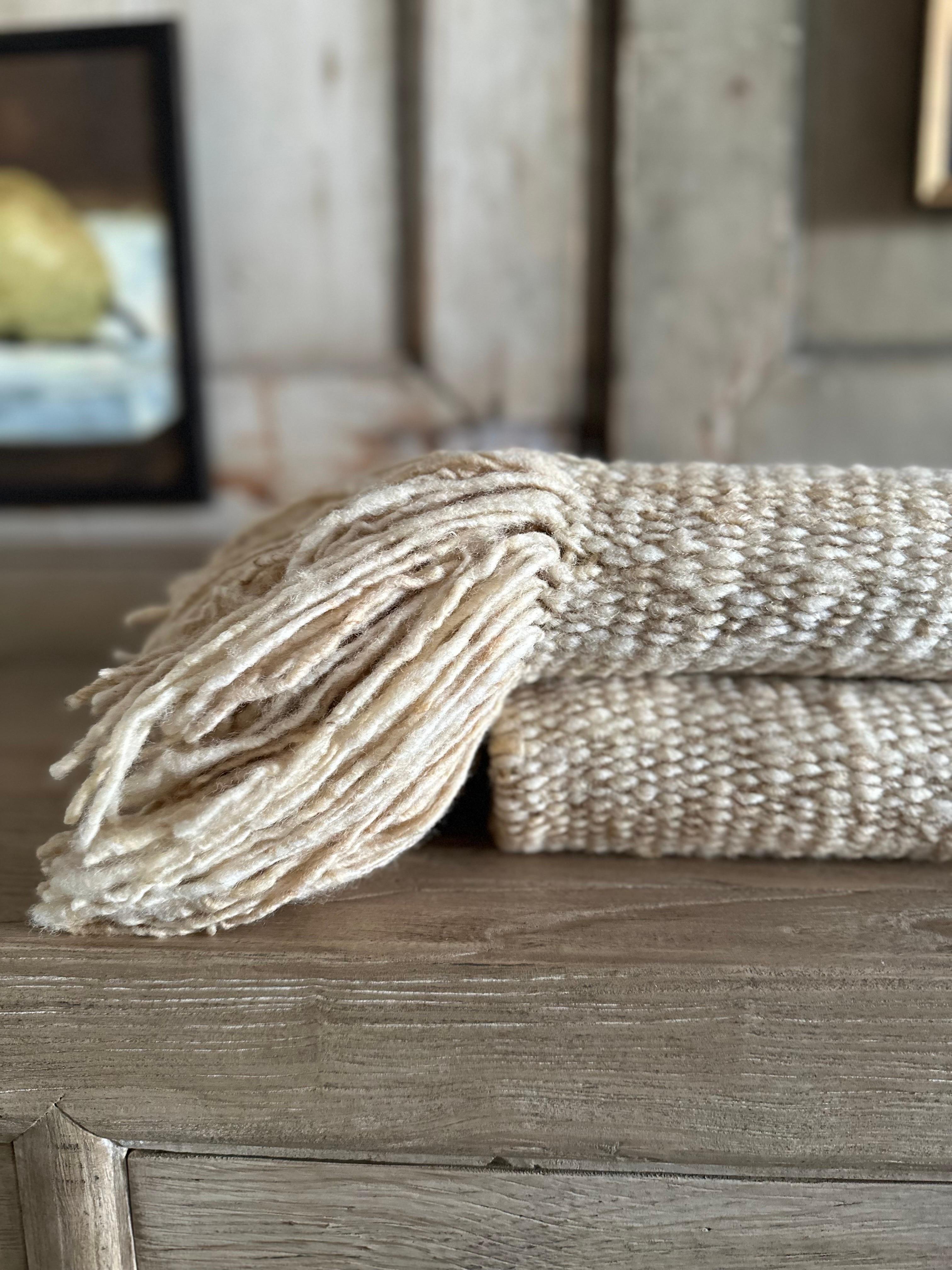 Plaid en laine texturée Gold Moss Hand Made  Neuf - En vente à Brea, CA
