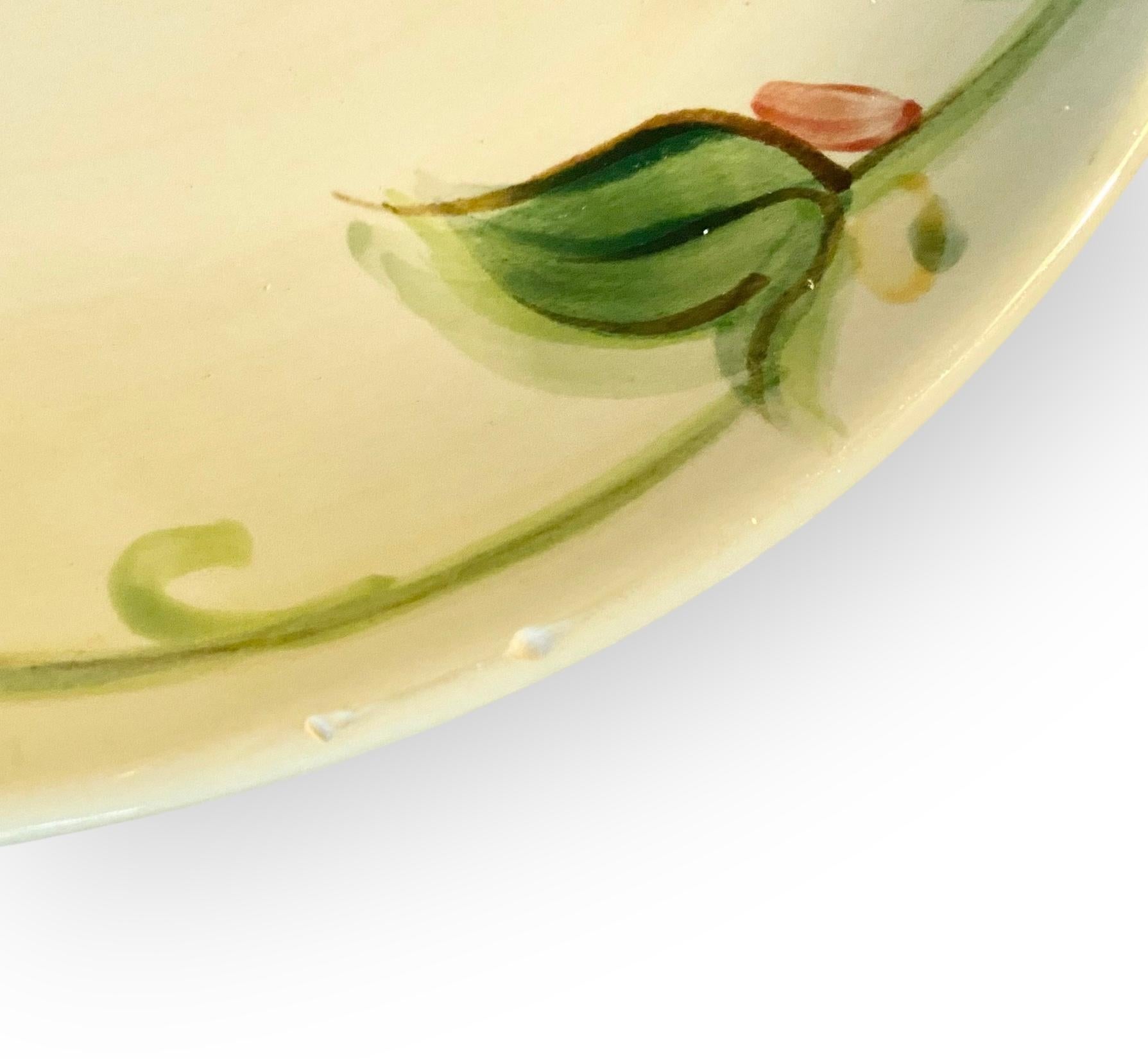 Hand Made Peint à la main Gail Pittman Ceramic Chop Plate Signed And Dated 2007 en vente 3