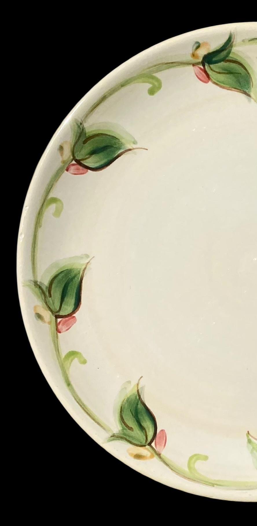 Hand Made Peint à la main Gail Pittman Ceramic Chop Plate Signed And Dated 2007 en vente 1