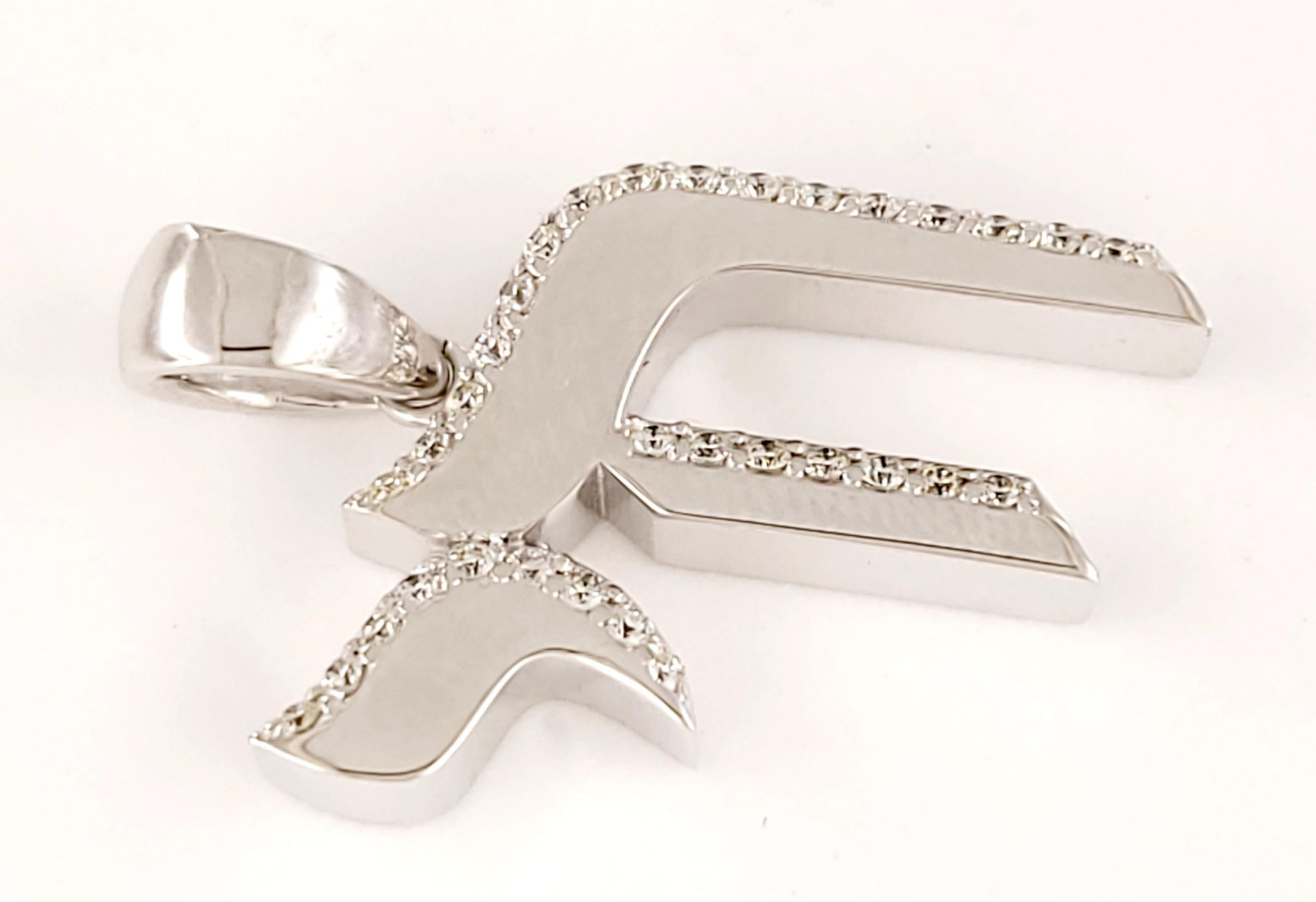 Handgefertigter HI-Anhänger aus 14 Karat Weißgold mit Diamanten (Rundschliff)