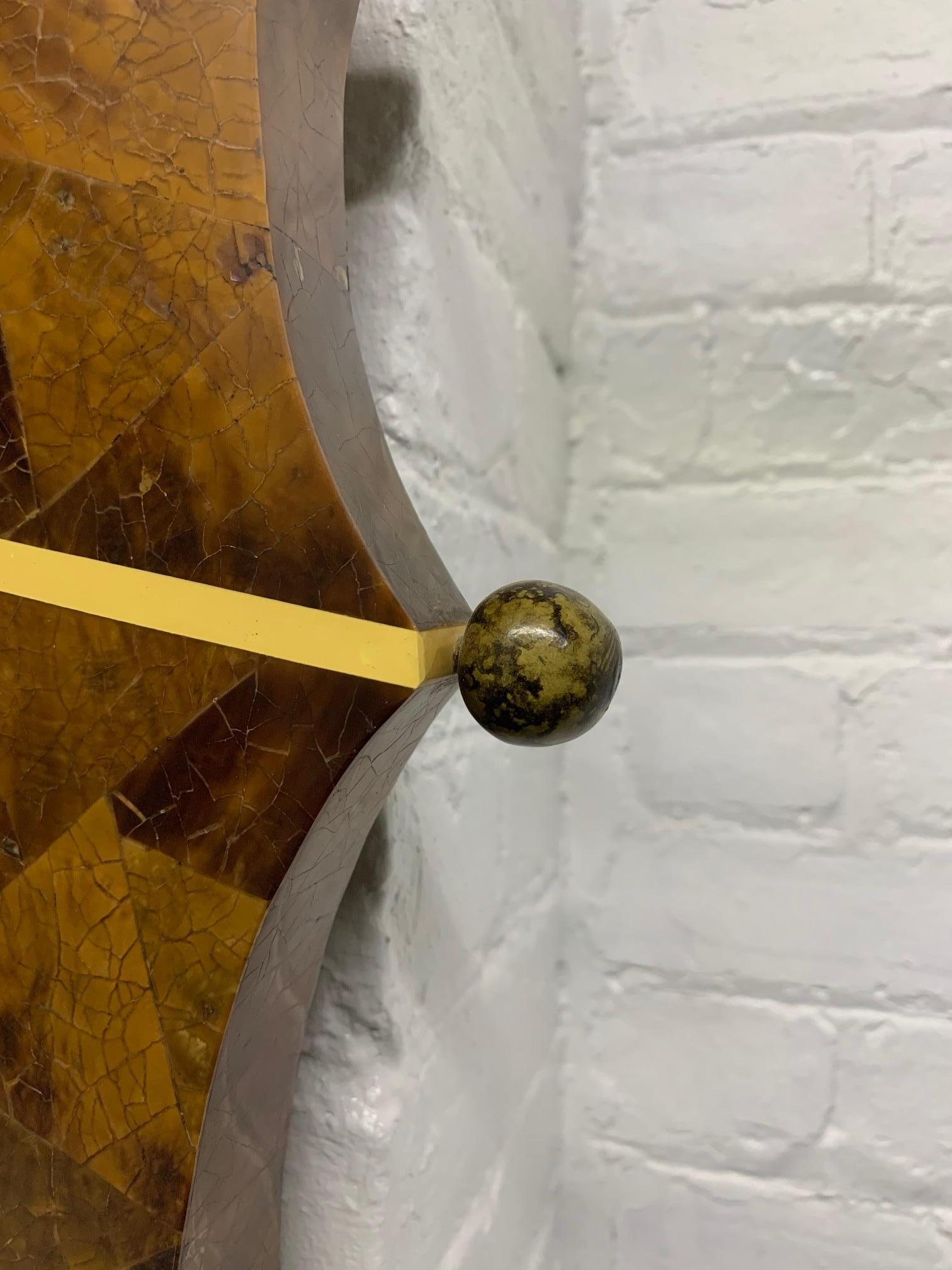 Handgefertigter Horn-Spiegel mit Intarsien im Zustand „Gut“ im Angebot in New York, NY