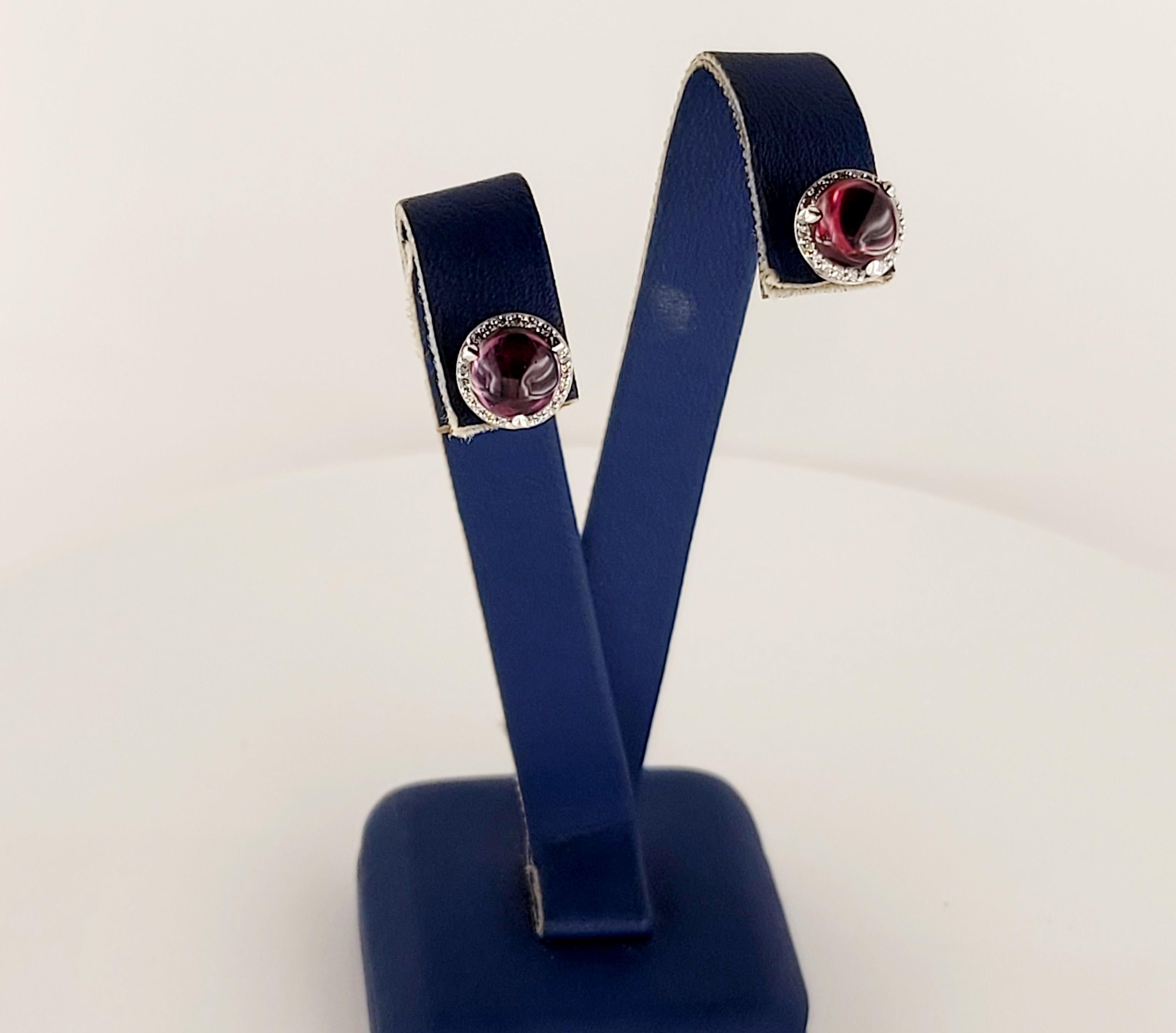 Hand Made in 14K White Gold Garnet Earrings with Diamonds In New Condition For Sale In New York, NY