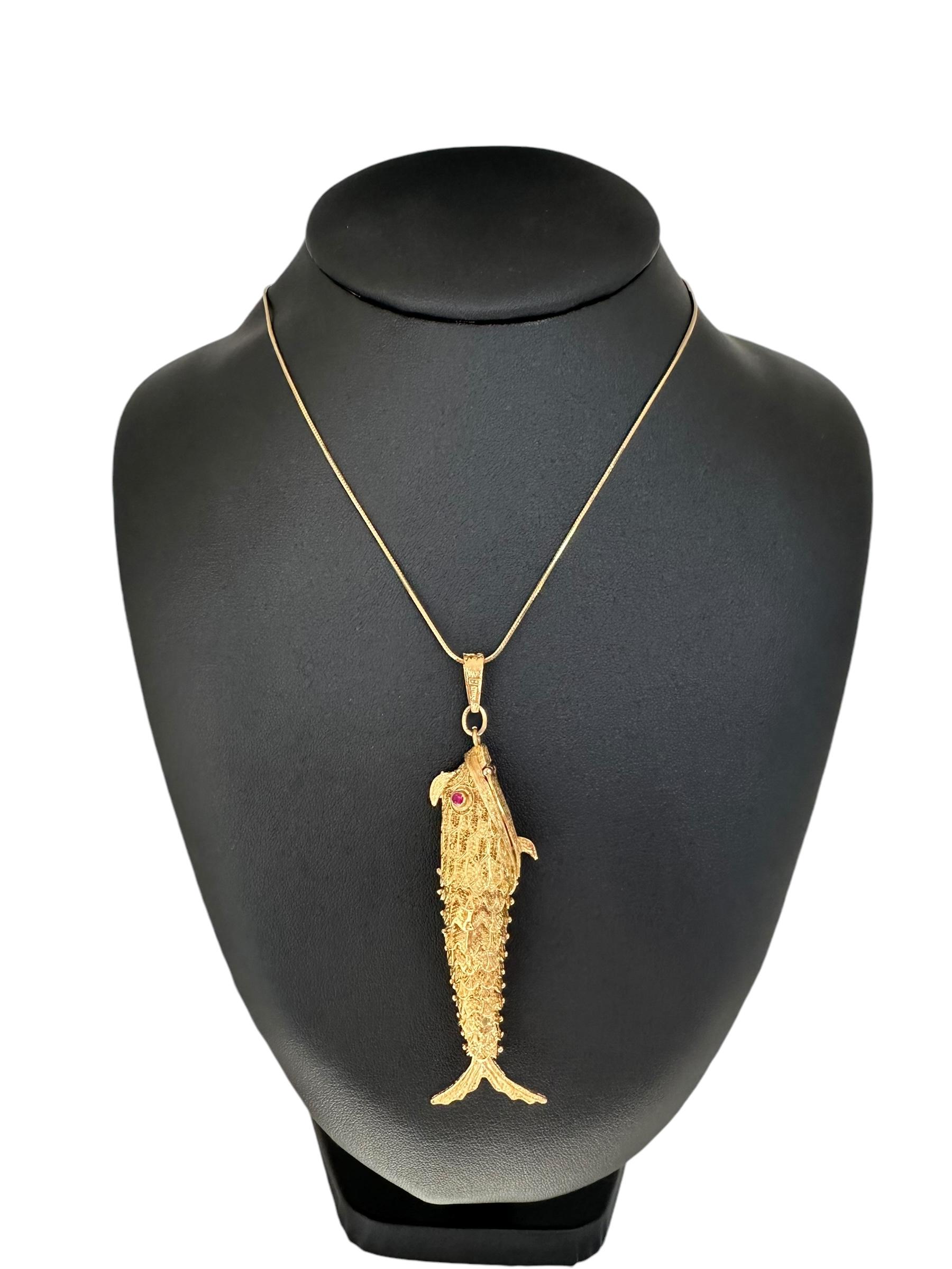 Hand-Made Italian Yellow Gold Fish Pendant with Rubies For Sale 5
