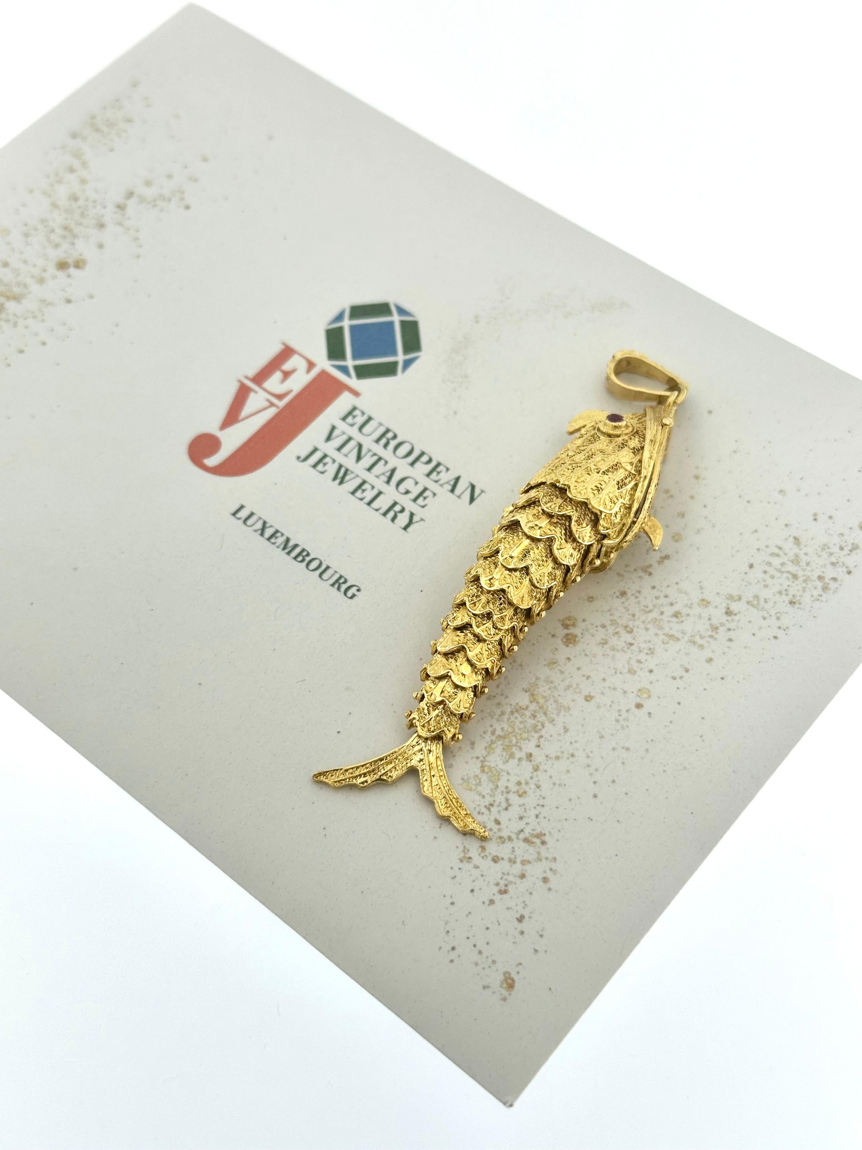 Hand-Made Italian Yellow Gold Fish Pendant with Rubies For Sale 7