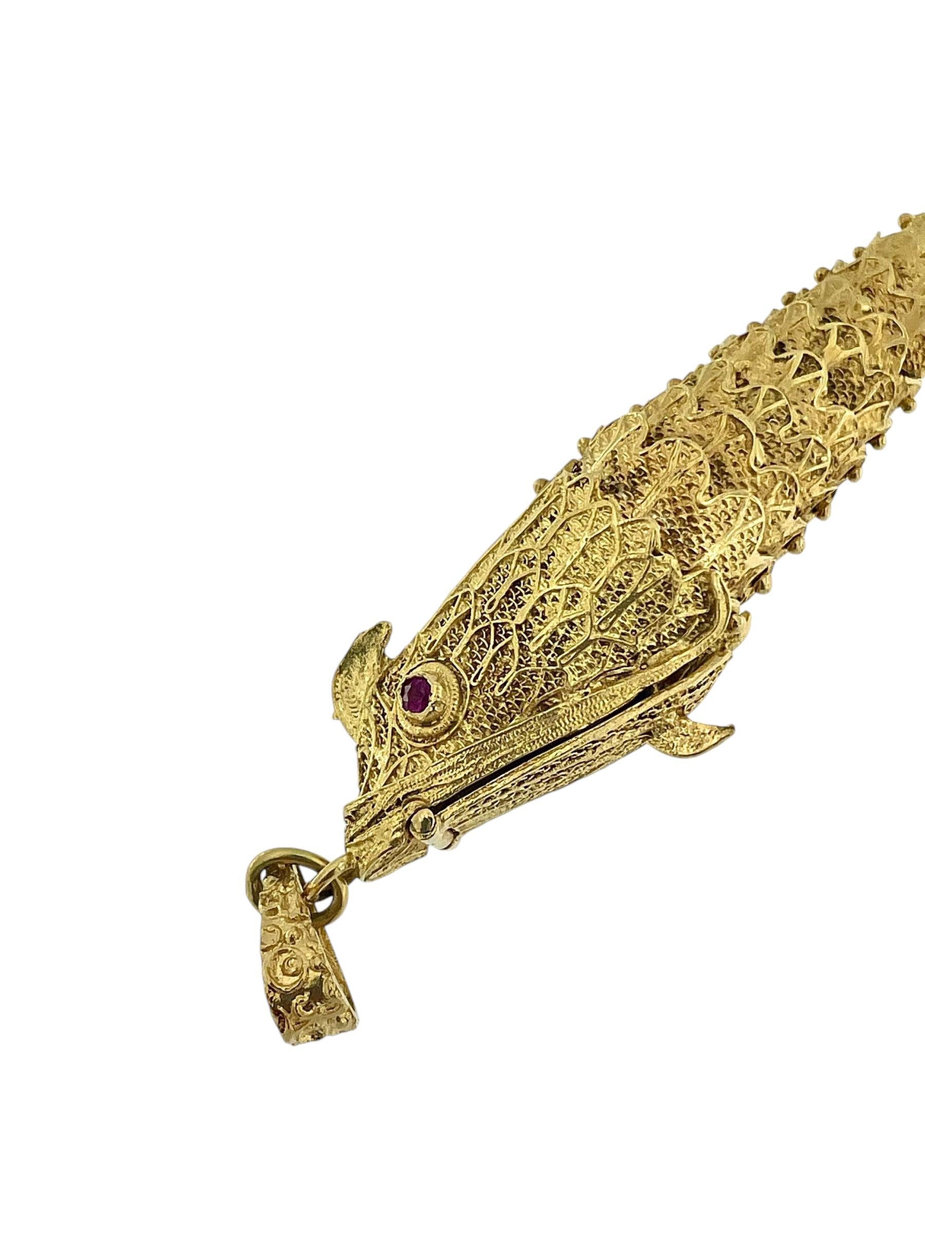 Hand-Made Italian Yellow Gold Fish Pendant with Rubies For Sale 2