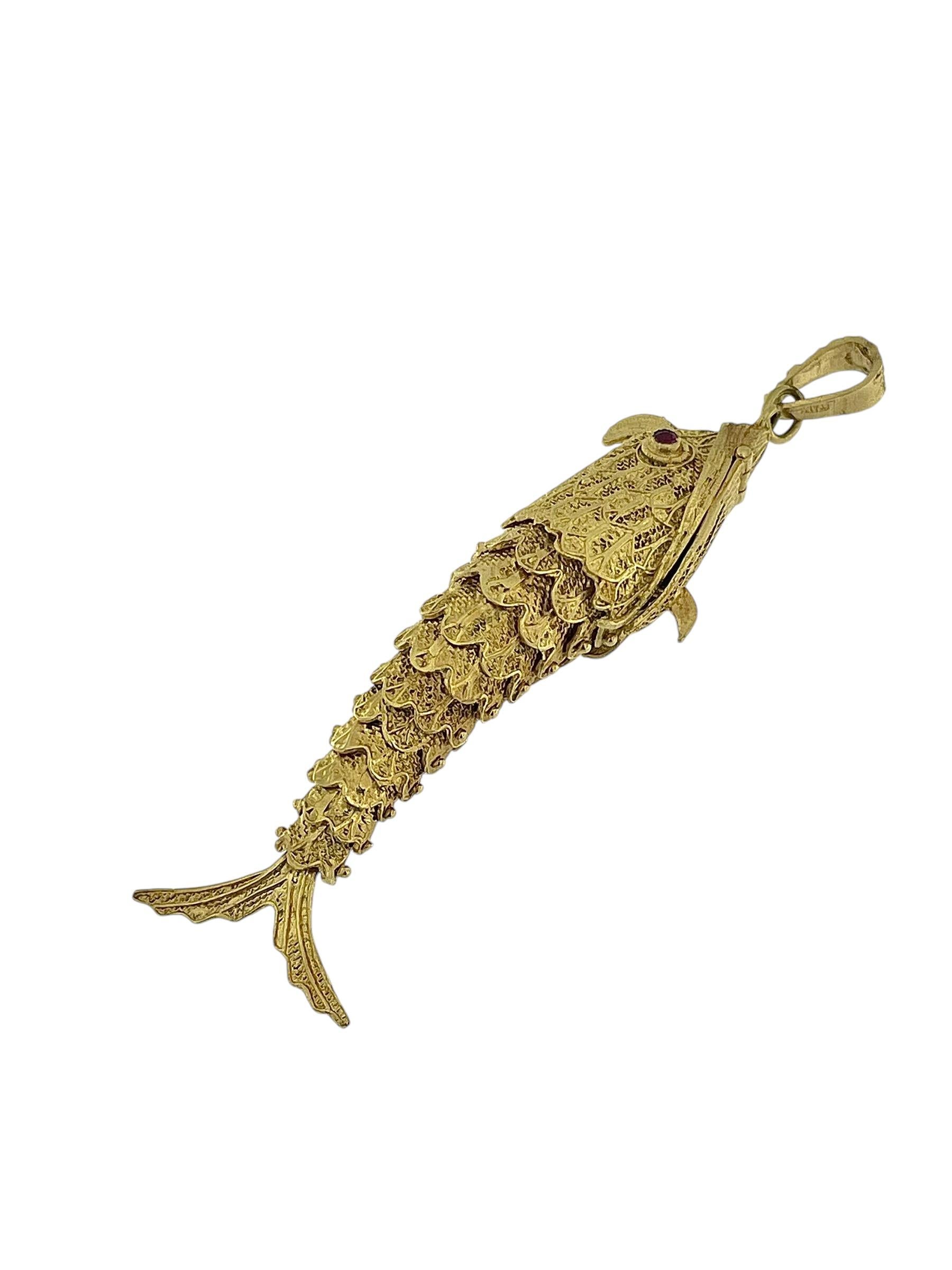 Hand-Made Italian Yellow Gold Fish Pendant with Rubies For Sale 3