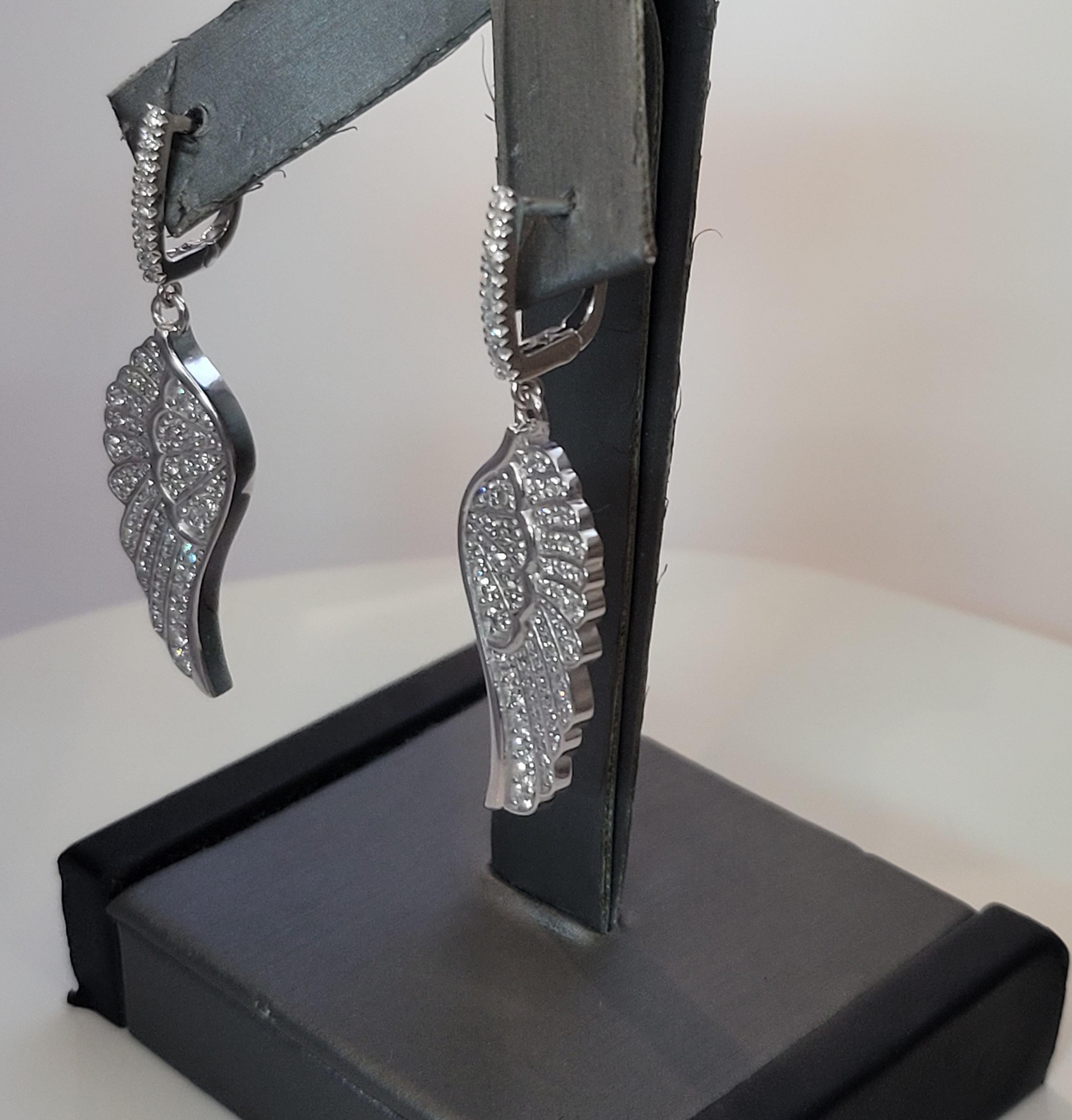 Round Cut Hand Made Jewelers Wings earring with diamonds For Sale