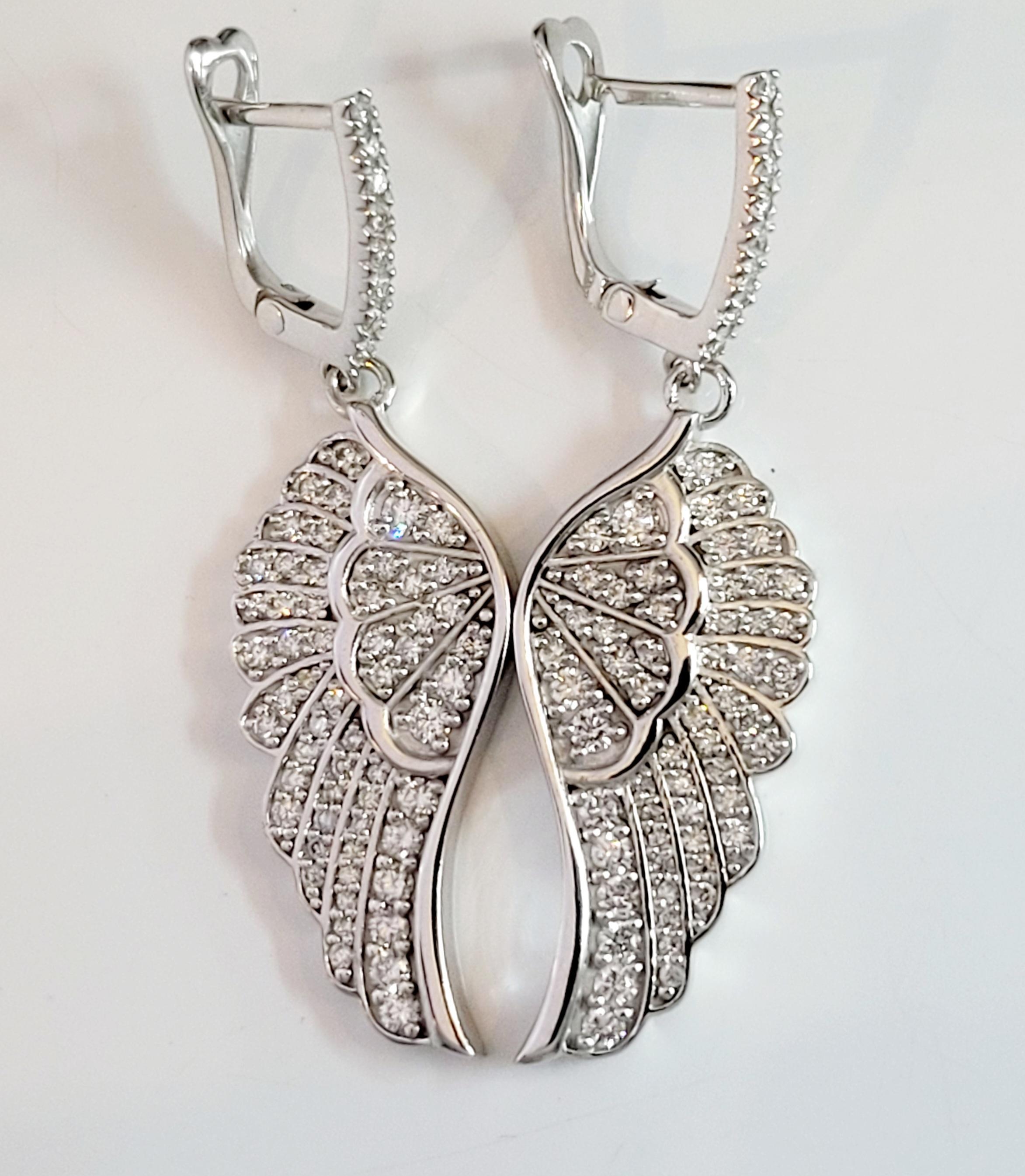 Hand Made Jewelers Wings earring with diamonds In New Condition For Sale In New York, NY