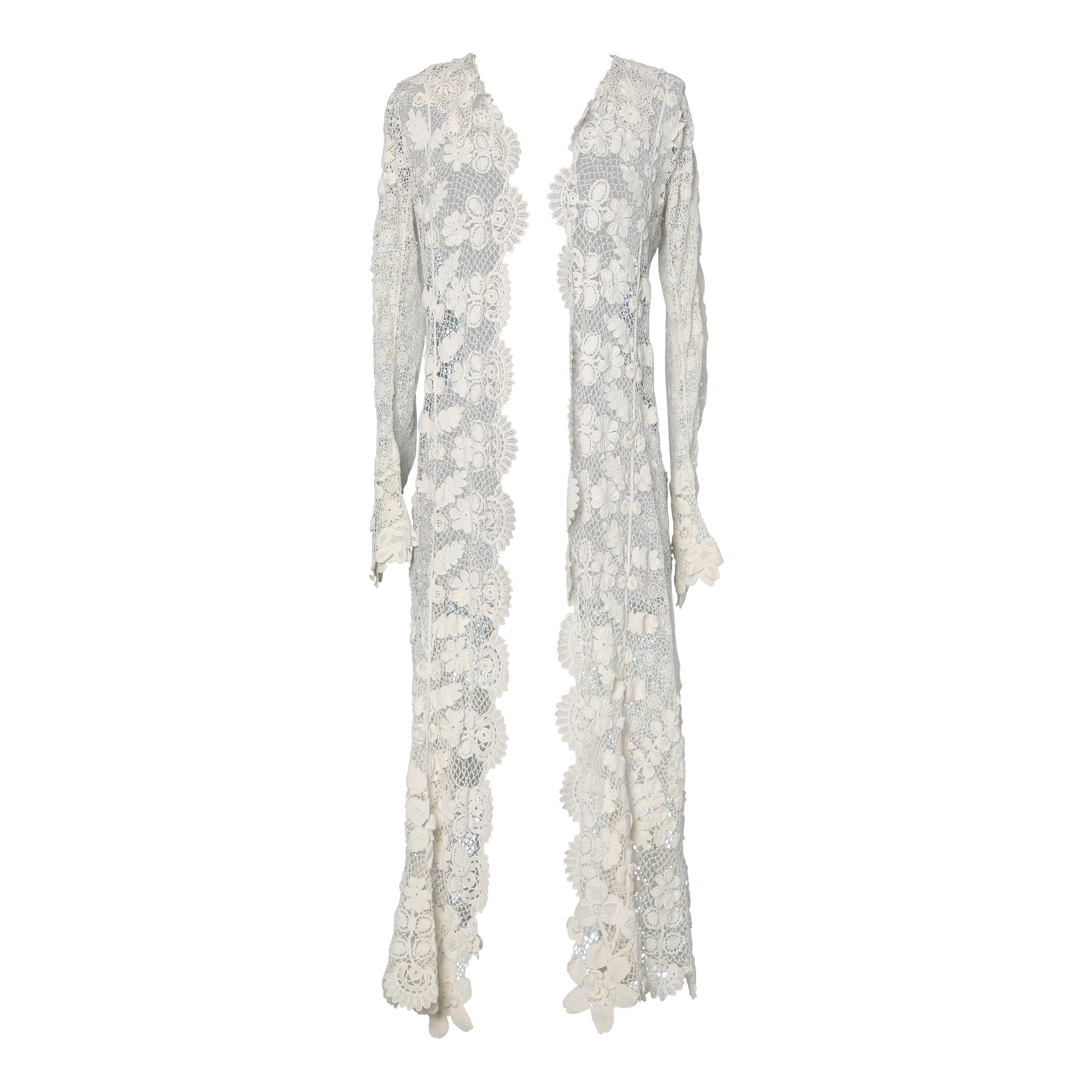 Manteau long fabriqué à la main au crochet en Irlande dans les années 1900 en vente