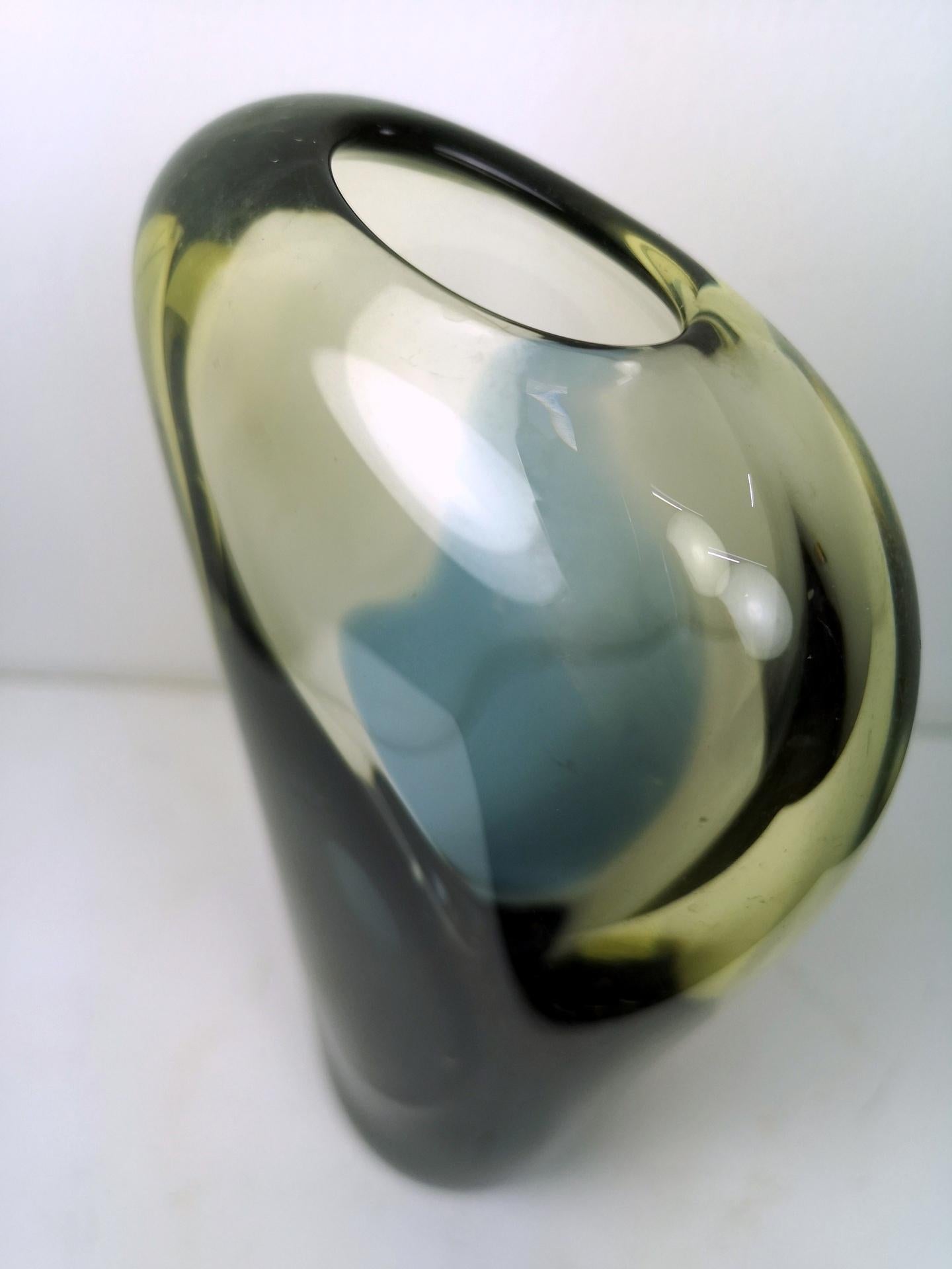 Hand Made Murano Glass Vase with Gradient Color, 1970s For Sale 8