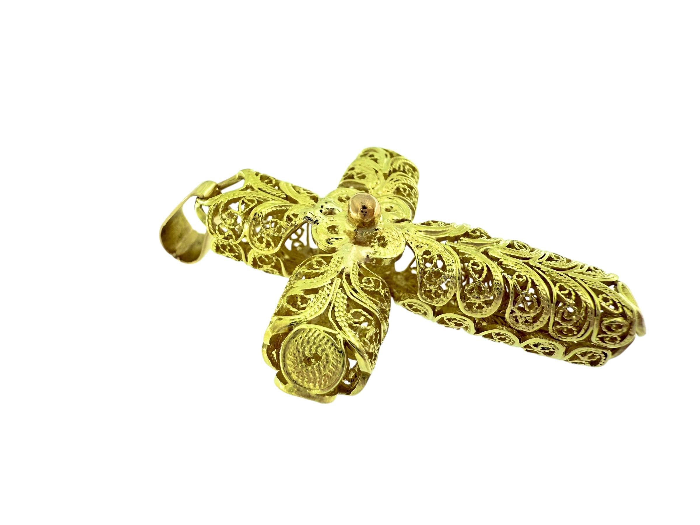 Hand-Made Portuguese Yellow and Rose Gold Cross Filigree For Sale 1