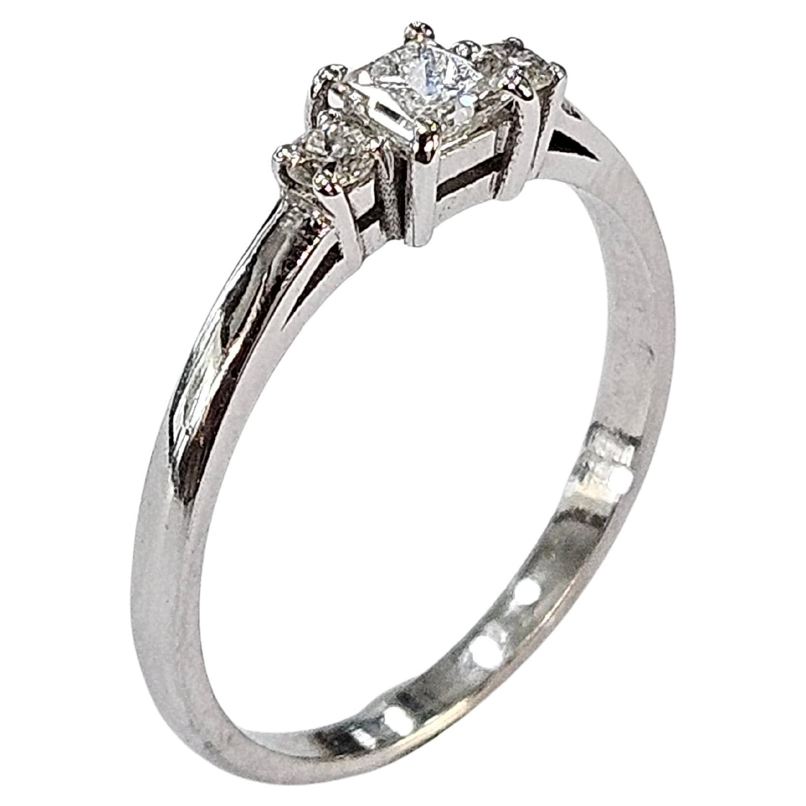 Contemporain Bague Hand Made Diamant naturel taille princesse  0.20 Ct .Or blanc 18 Karat en vente