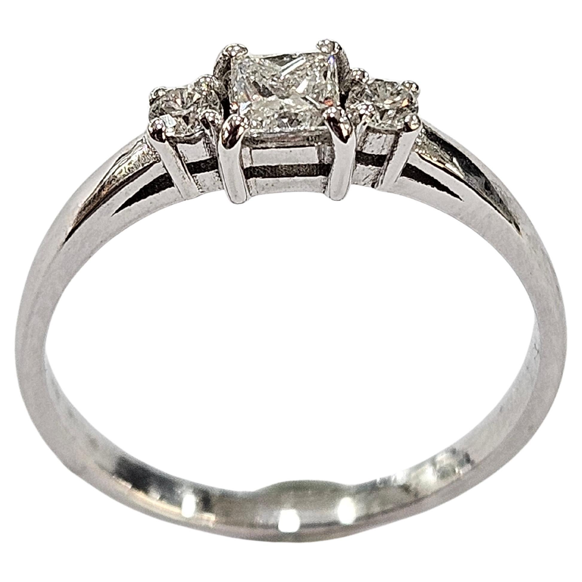 Bague Hand Made Diamant naturel taille princesse  0.20 Ct .Or blanc 18 Karat Unisexe en vente