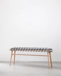 Hand Made Banc tissé en velours gris sterling 47" de longueur par Knots Studio
