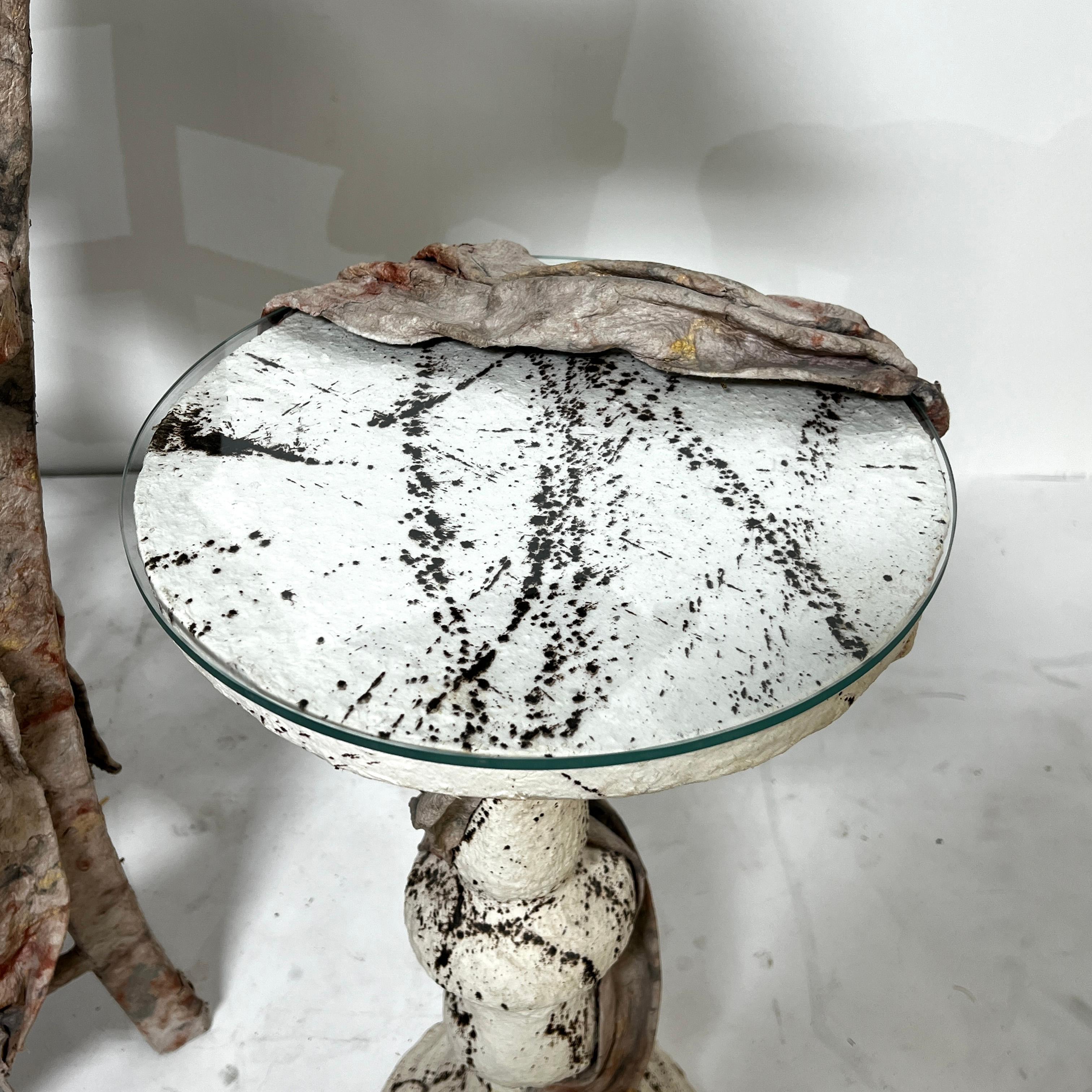 Ensemble table et chaise en papier maché fait à la main en Studio Craft par Ann Johnson en vente 4