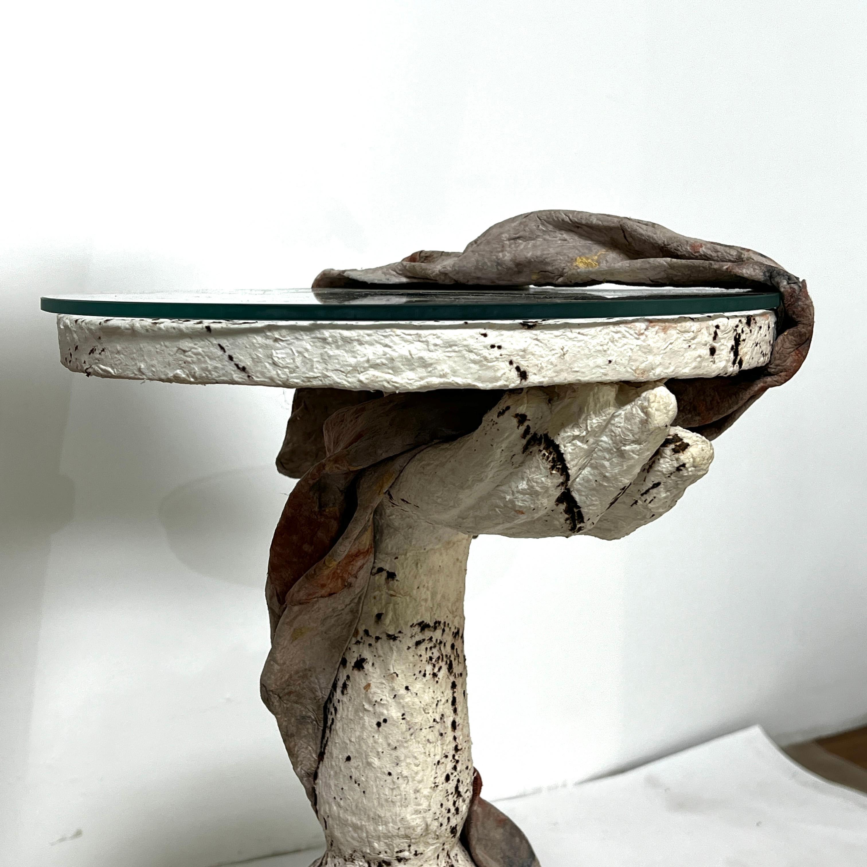Ensemble table et chaise en papier maché fait à la main en Studio Craft par Ann Johnson en vente 5