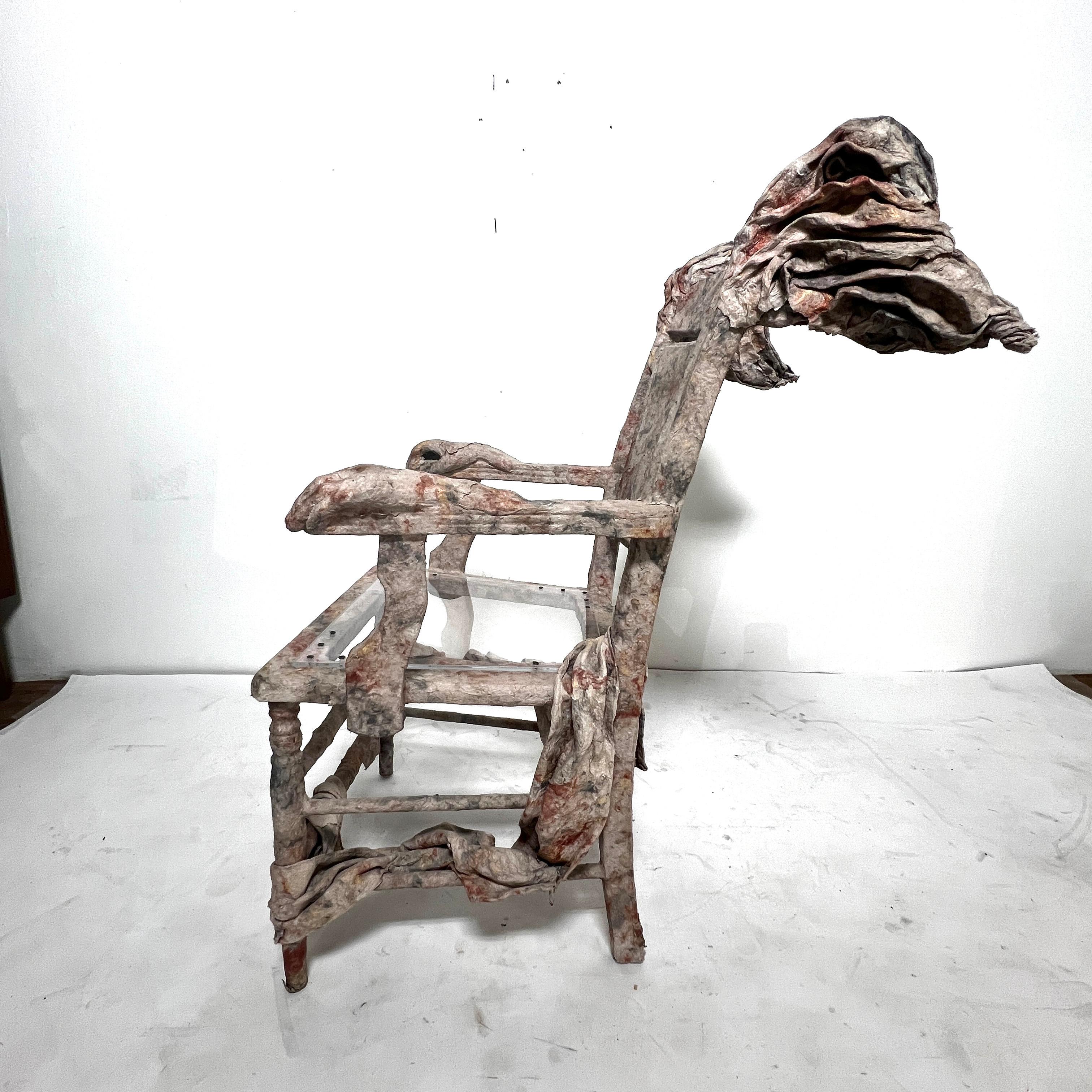 Postmoderne Ensemble table et chaise en papier maché fait à la main en Studio Craft par Ann Johnson en vente