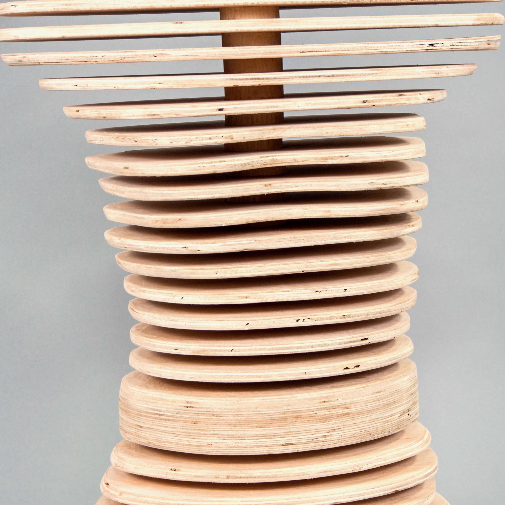 Manichino in legno di arte popolare stilizzato Hand Made in vendita 1