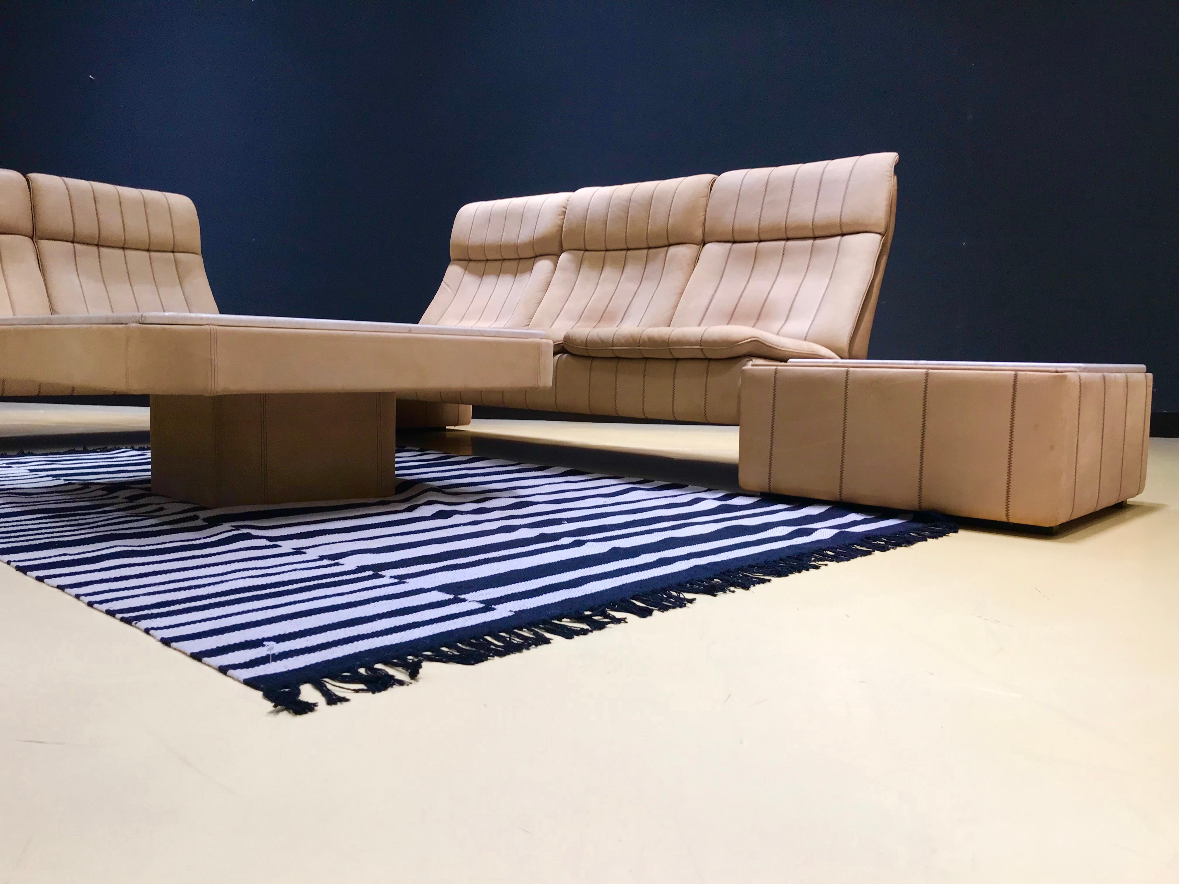 Handmade Swiss Neck-Leather Livingroom Set with Marble coffeetables by De Sede In Good Condition For Sale In Eindhoven, Netherlands