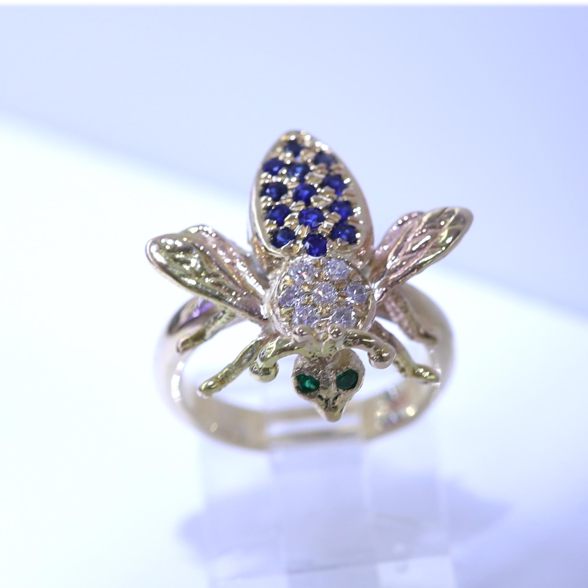 Hand Made Vintage Bee Ring 14 Karat Yellow Gold Animal Jewelry circa 1940 In Good Condition For Sale In Brooklyn, NY