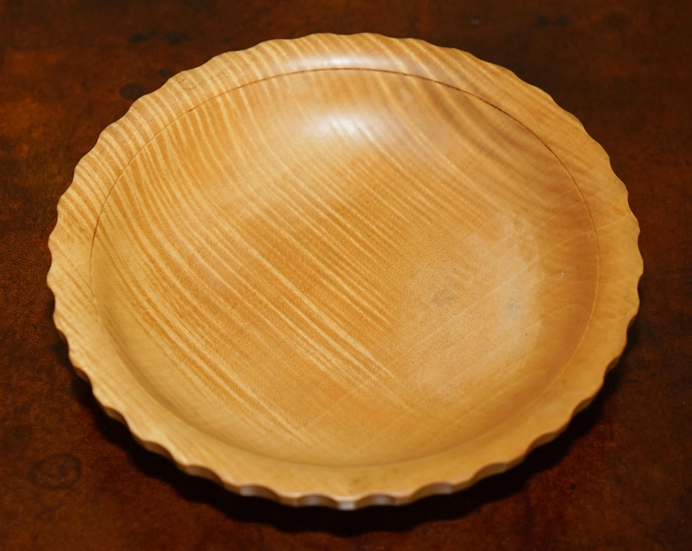 Art Deco HAND MADE ViNTAGE RIPPLE SYCAMORE FRUIT BOWL SIGNED TO THE BASE BOB FRENCH For Sale