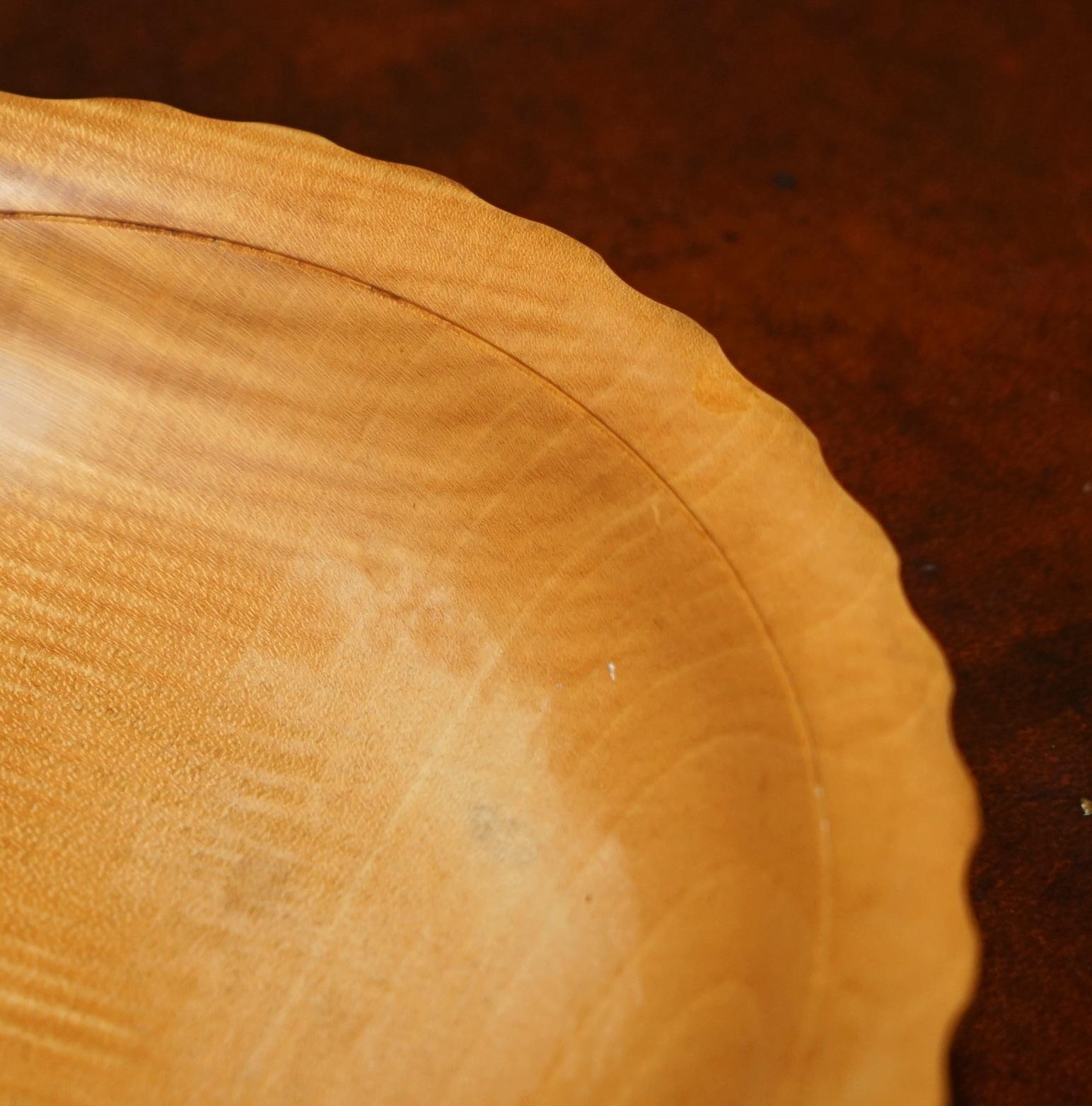 20th Century HAND MADE ViNTAGE RIPPLE SYCAMORE FRUIT BOWL SIGNED TO THE BASE BOB FRENCH For Sale