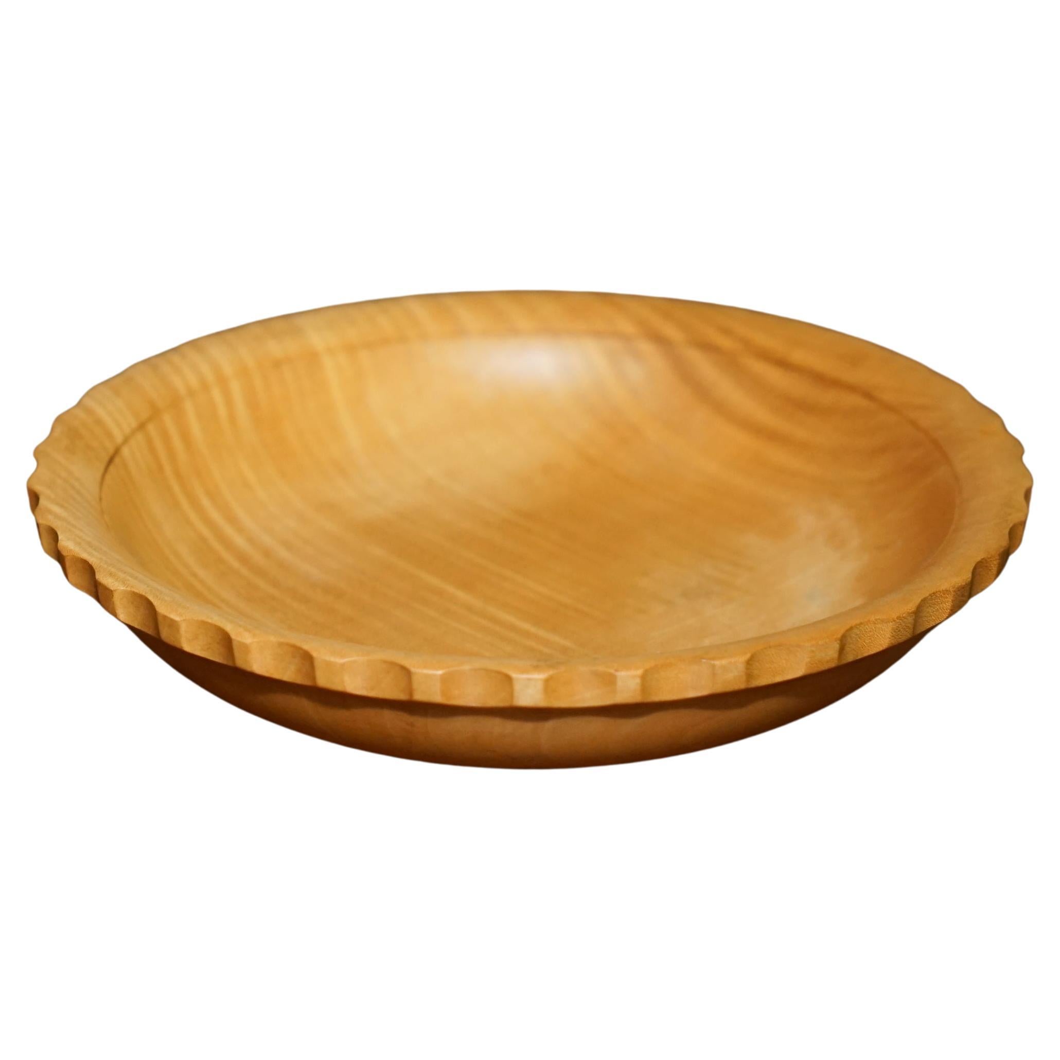 HAND MADE ViNTAGE RIPPLE SYCAMORE FRUIT BOWL SIGNED TO THE BASE BOB FRENCH For Sale