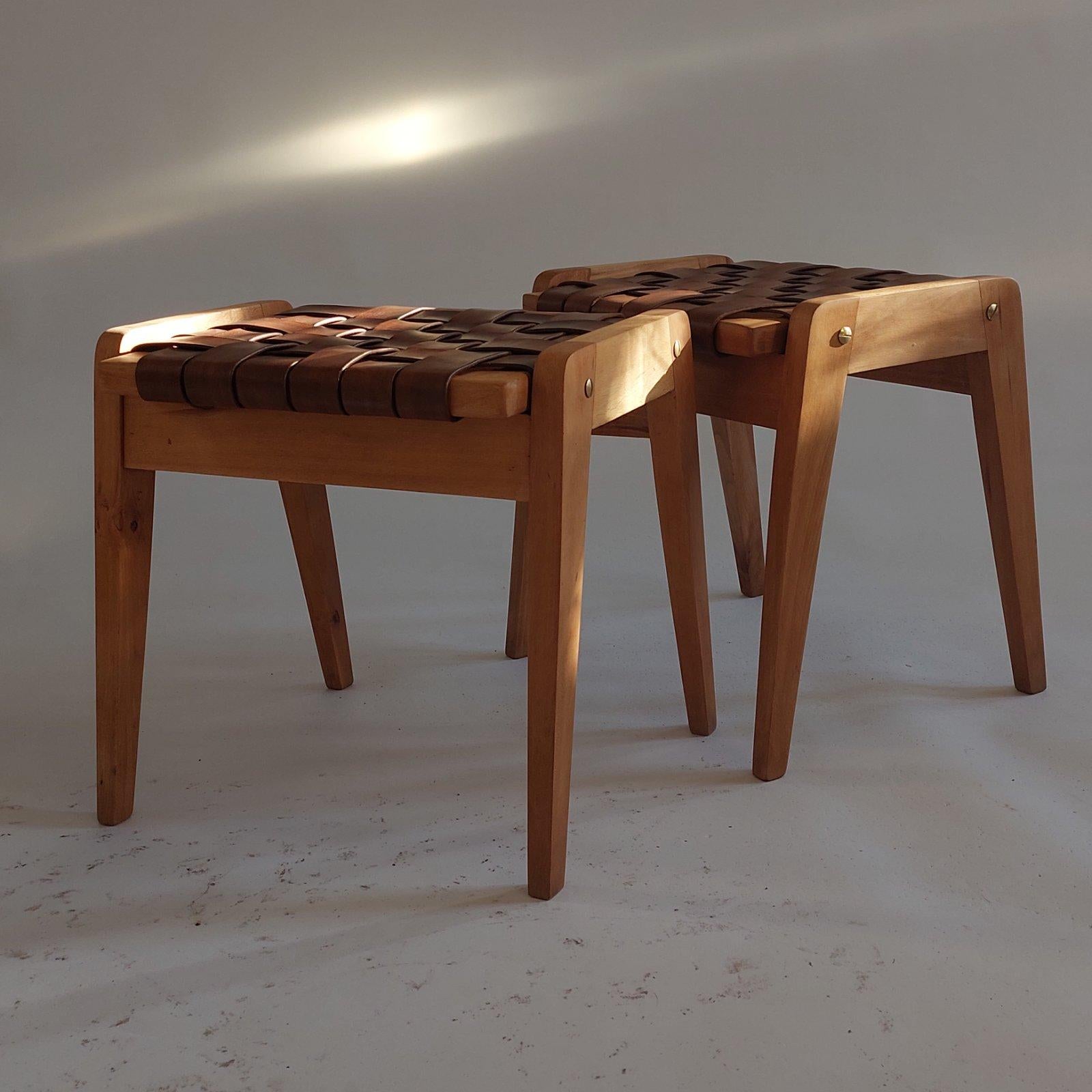Hand Made Walnut Belt Stool with Leather Seat by PUNKT Workshop In New Condition For Sale In Sofia, BG
