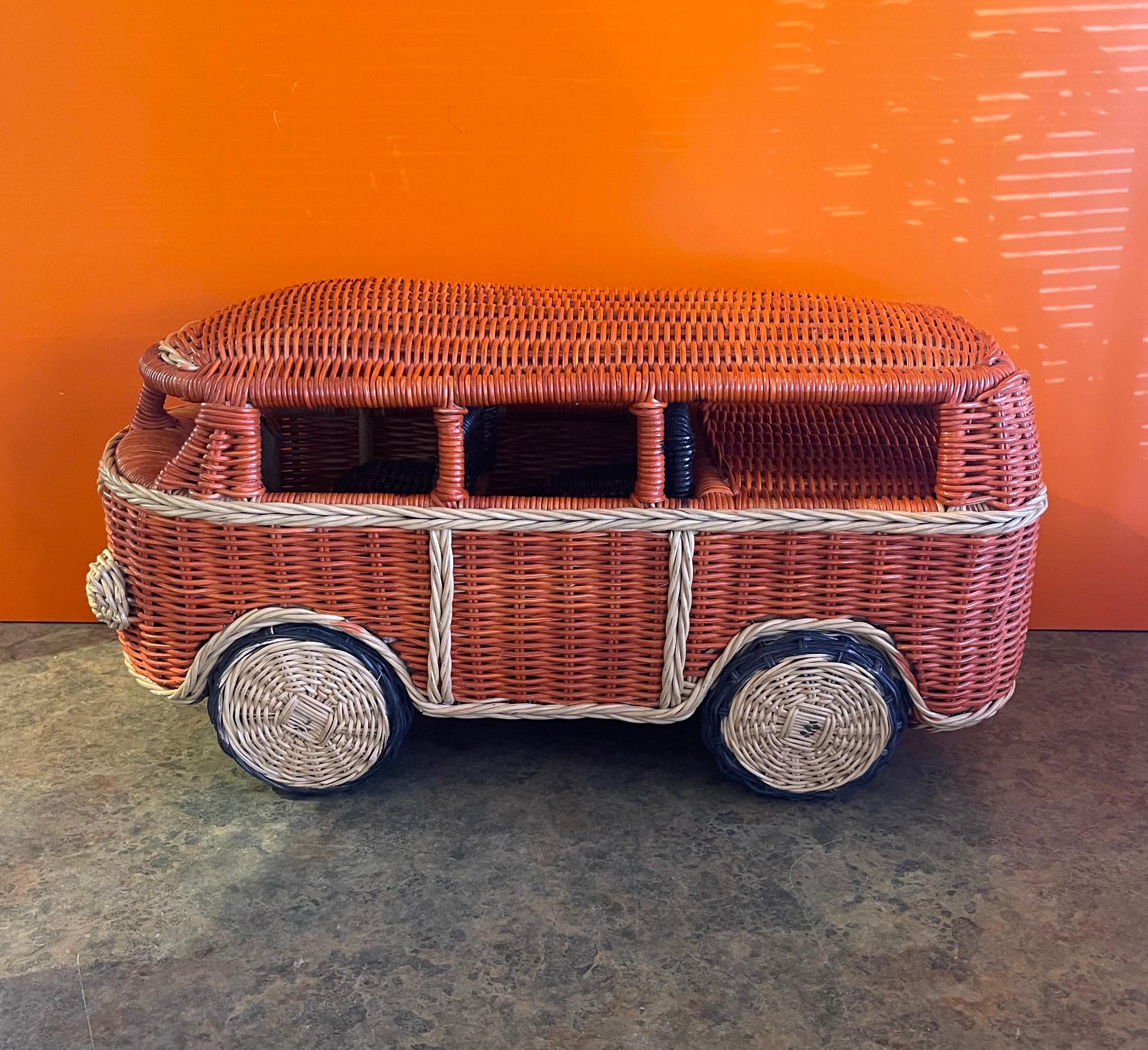 Hand-Made Wicker Volkswagen Van / Camper Sculpture In Good Condition For Sale In San Diego, CA