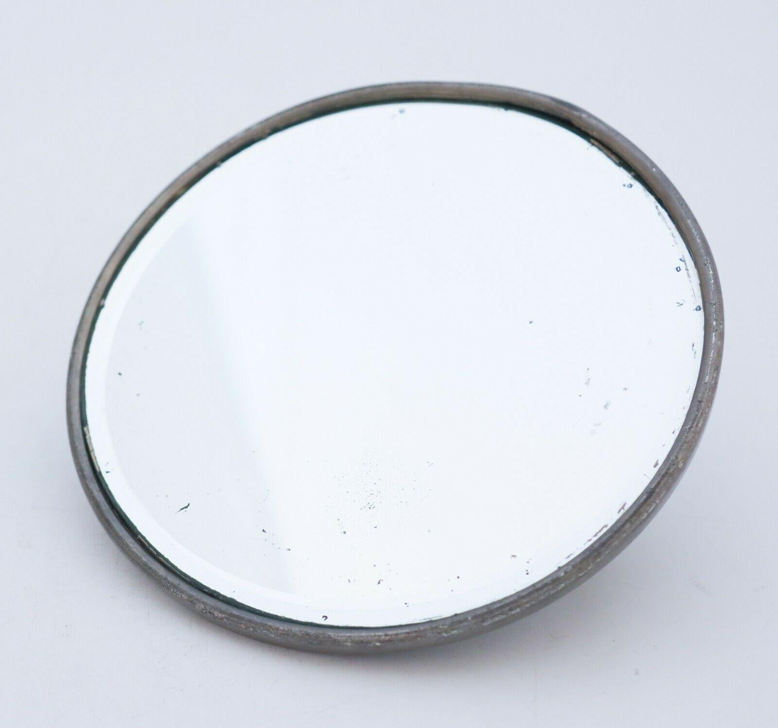 Milieu du XXe siècle Miroir à la main en étain avec décor de poissons, style Art déco suédois en vente
