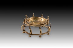 Hand or table brazier. Bronze. Spanish school, 17th century.