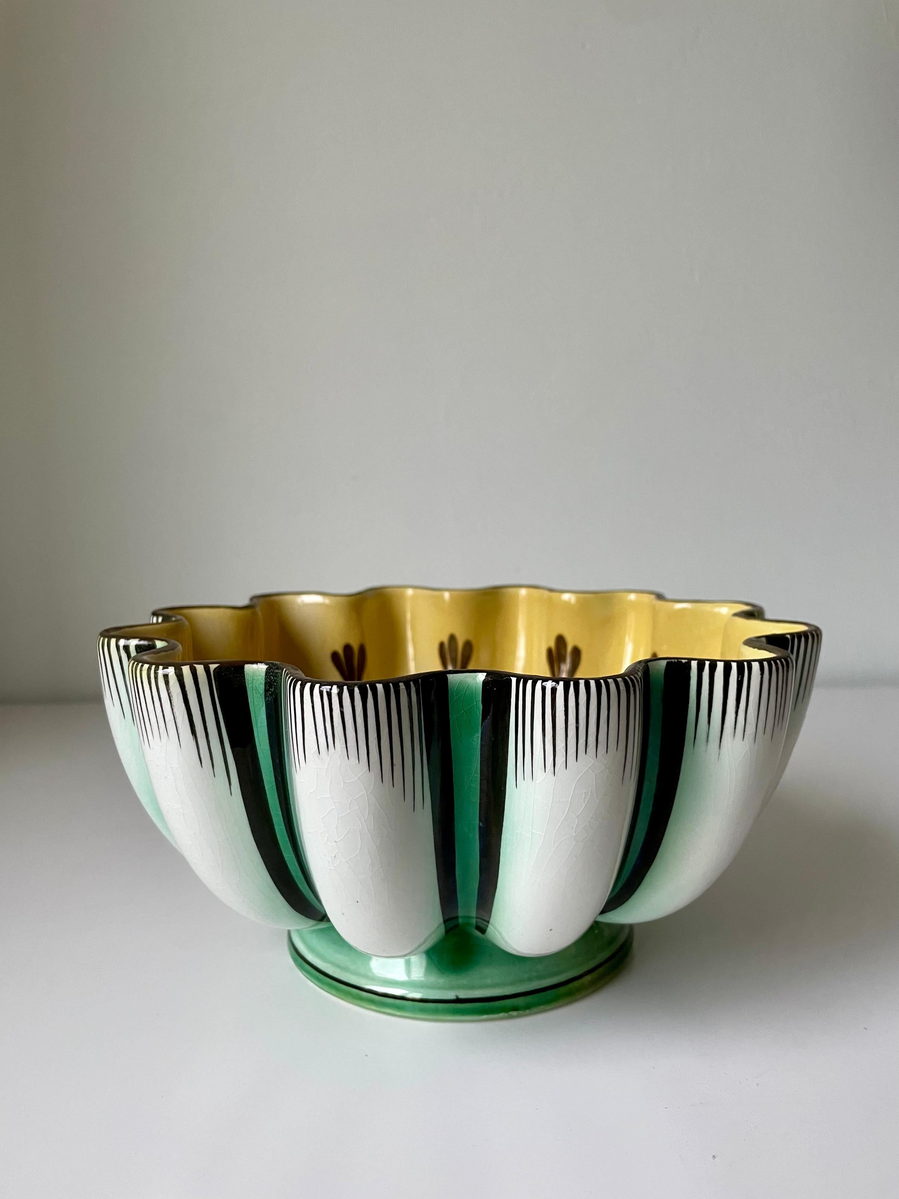 20th Century Arthur Percy Hand-Painted 1920s Wavy Bowl, Sweden For Sale