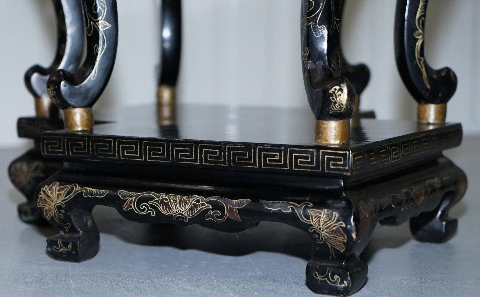 Hand-Painted 19th Century Chinese Chinoiserie Lacquered Jardinière Plant Stand 2